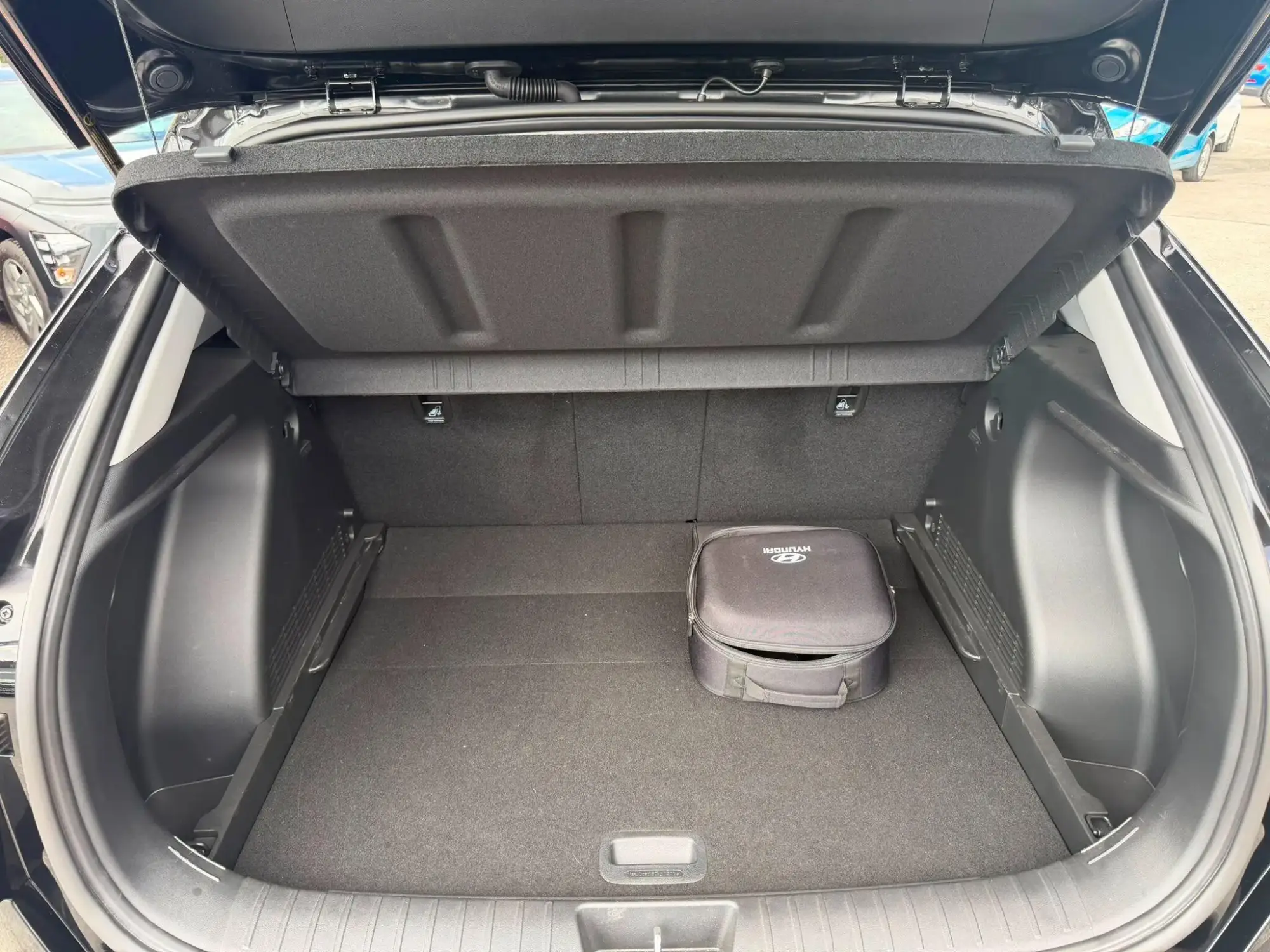 Hyundai KONA Electric Image 9
