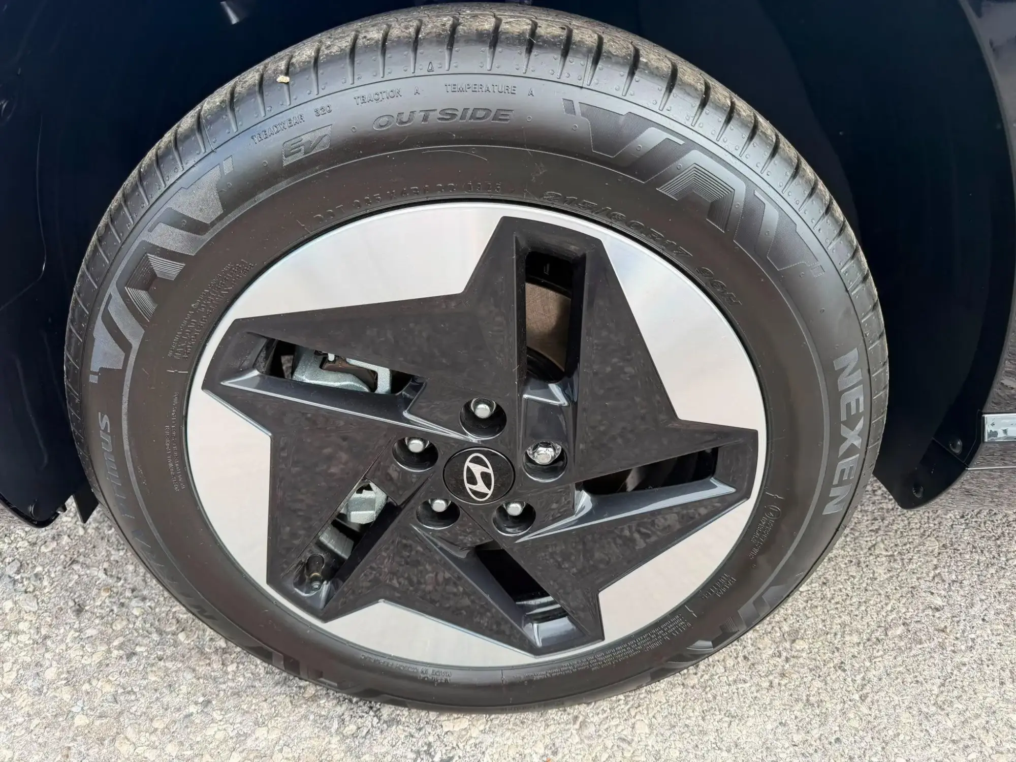 Hyundai KONA Electric Image 15