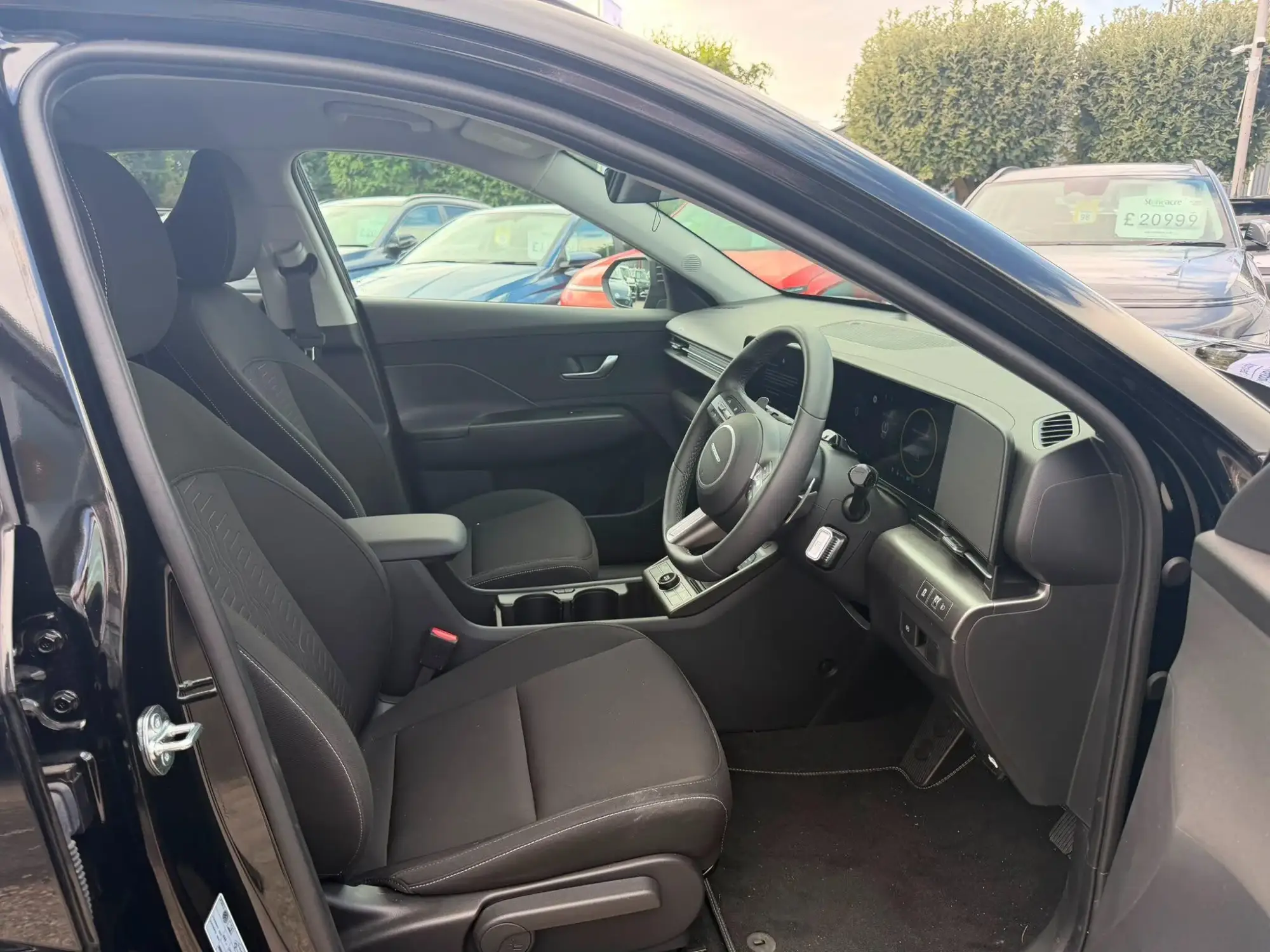 Hyundai KONA Electric Image 16