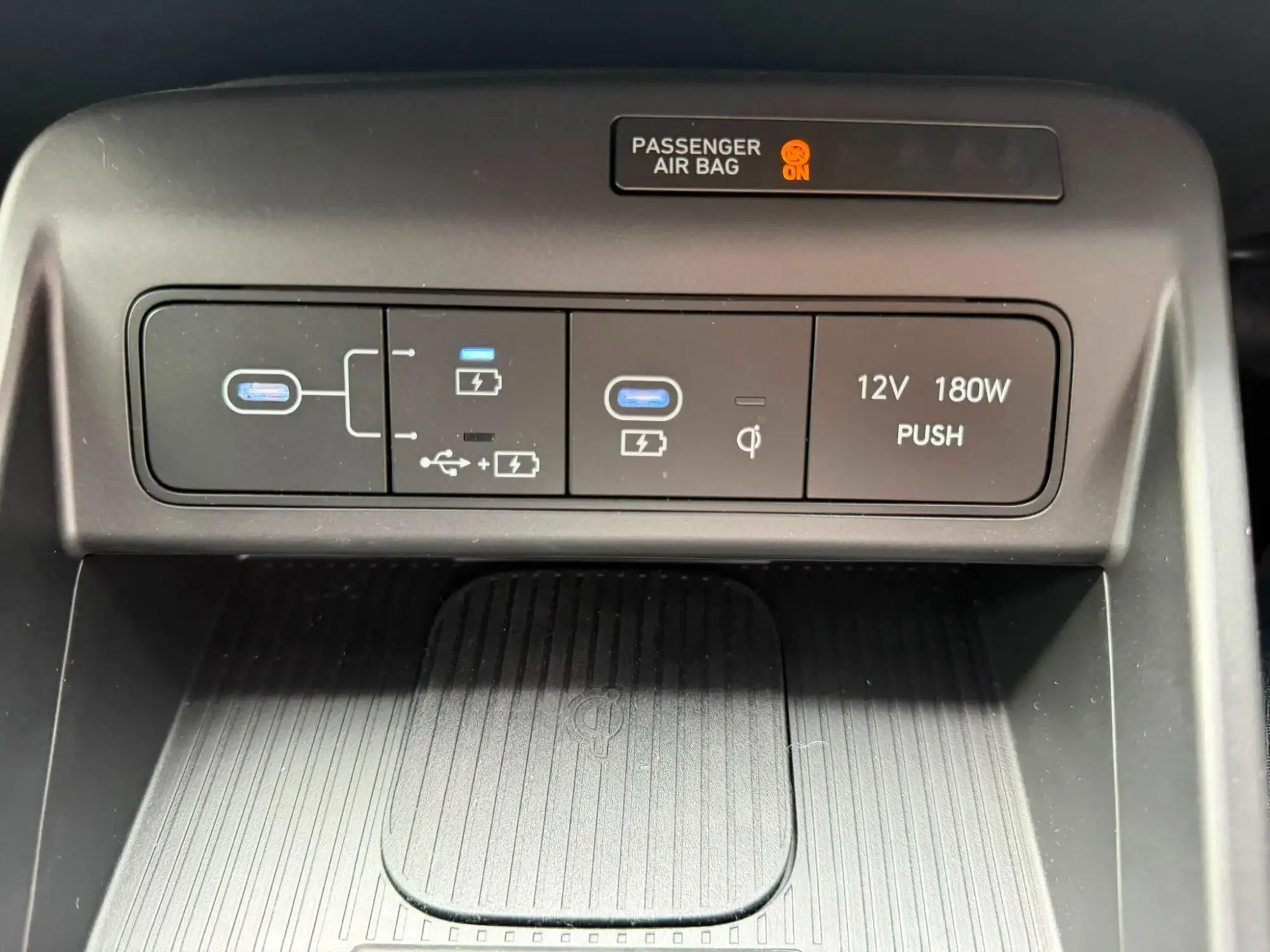 Hyundai KONA Electric Image 29