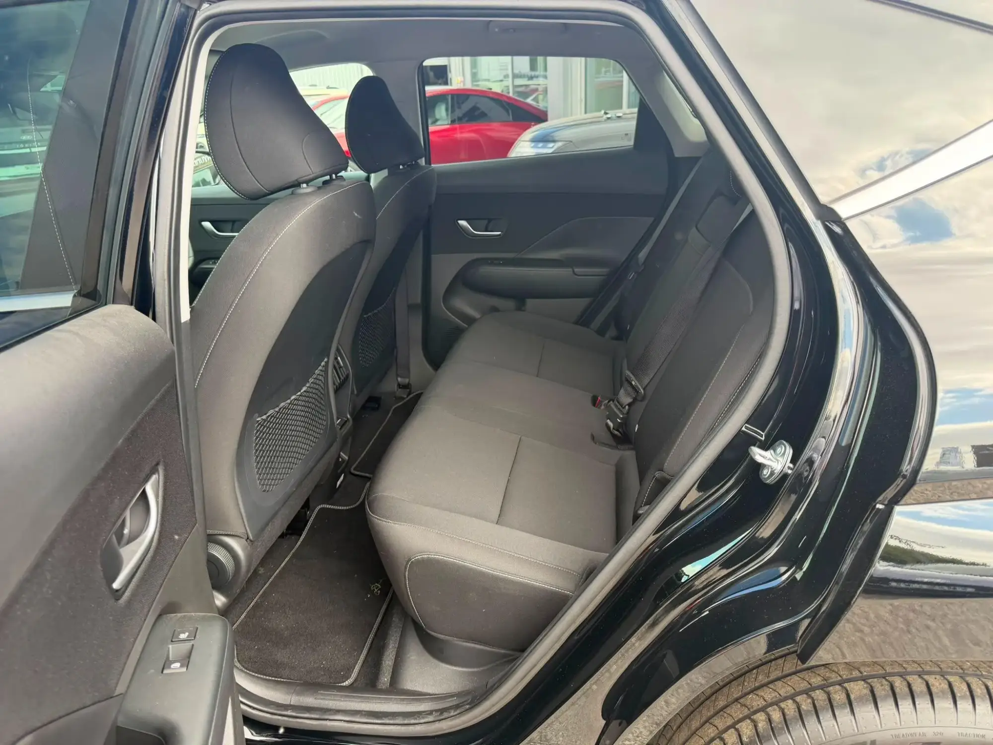 Hyundai KONA Electric Image 33