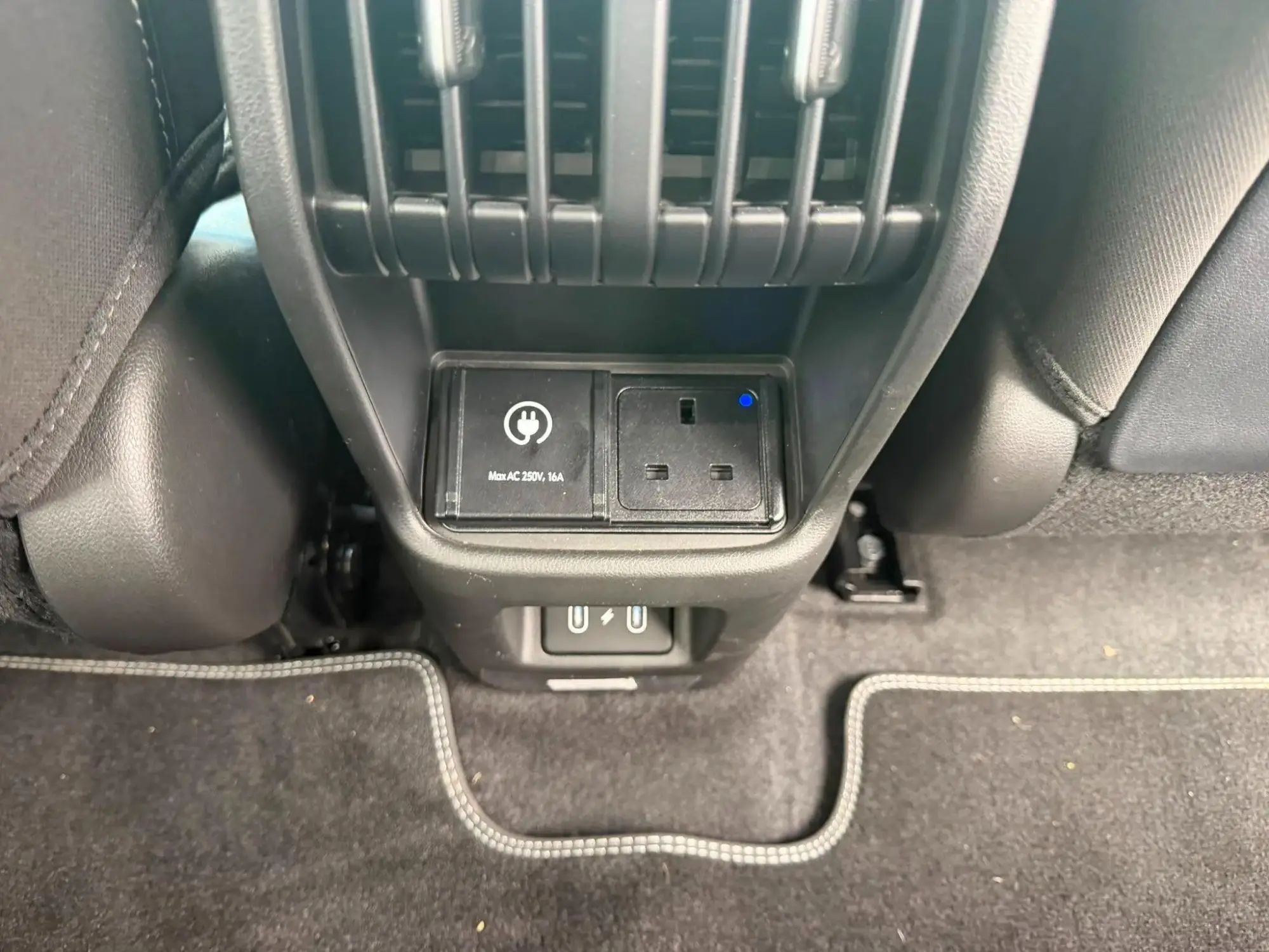 Hyundai KONA Electric Image 34