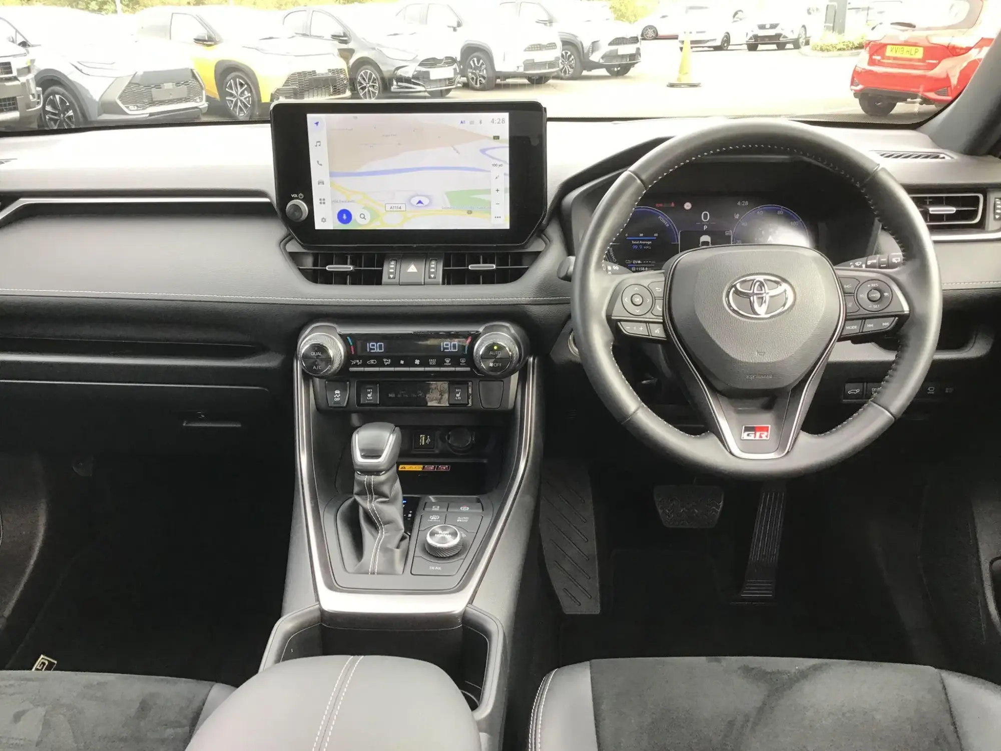 Toyota RAV4 Plug-in Hybrid Image 6