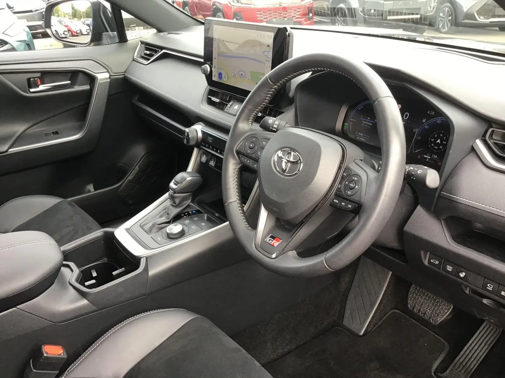 Toyota RAV4 Plug-in Hybrid Image 7