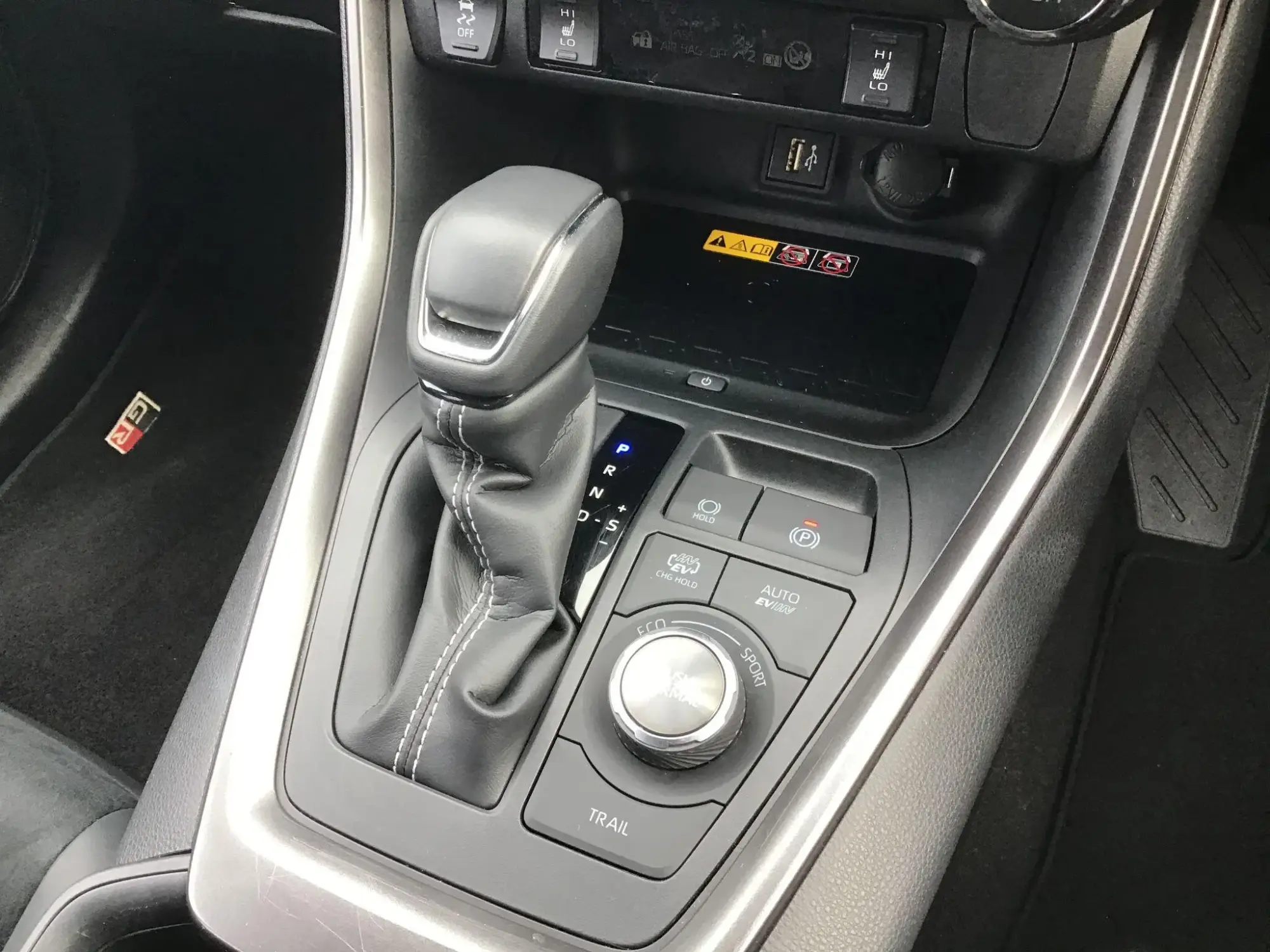 Toyota RAV4 Plug-in Hybrid Image 10