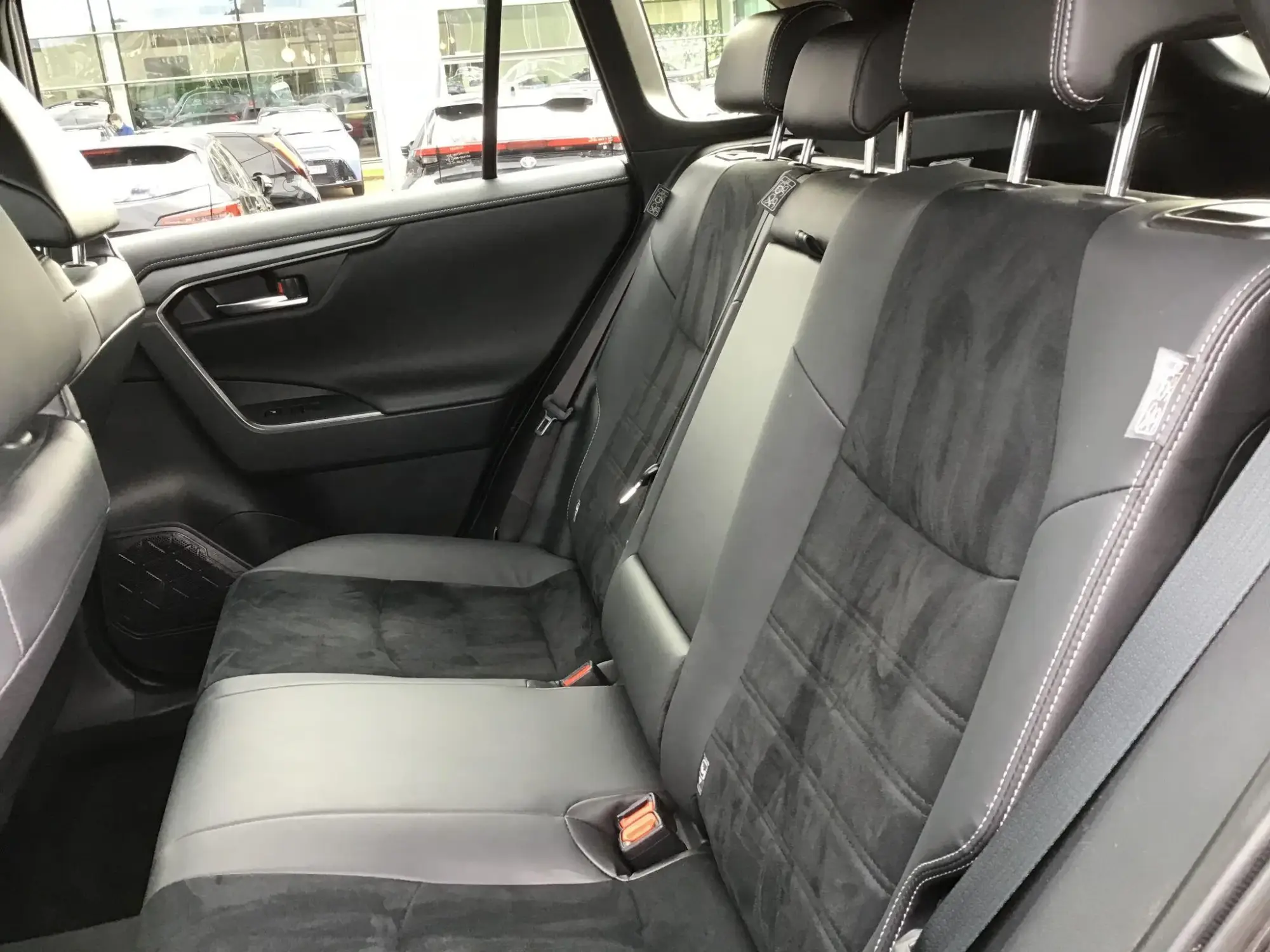 Toyota RAV4 Plug-in Hybrid Image 16