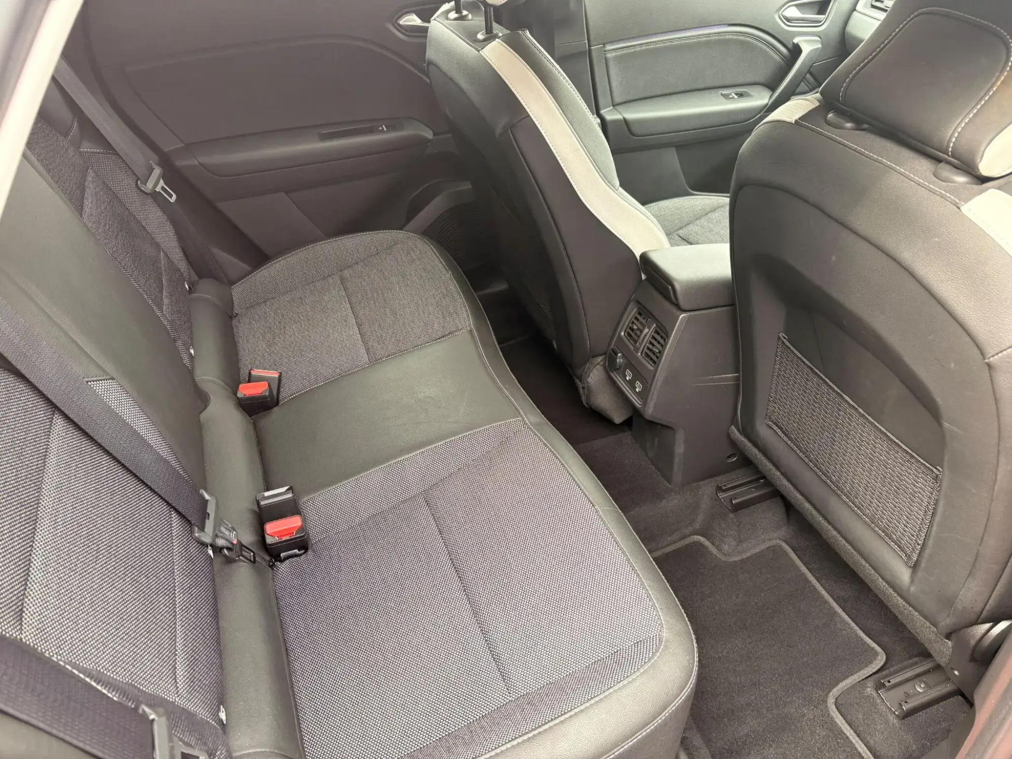 Renault Captur Image 16 Renault Captur Image 16