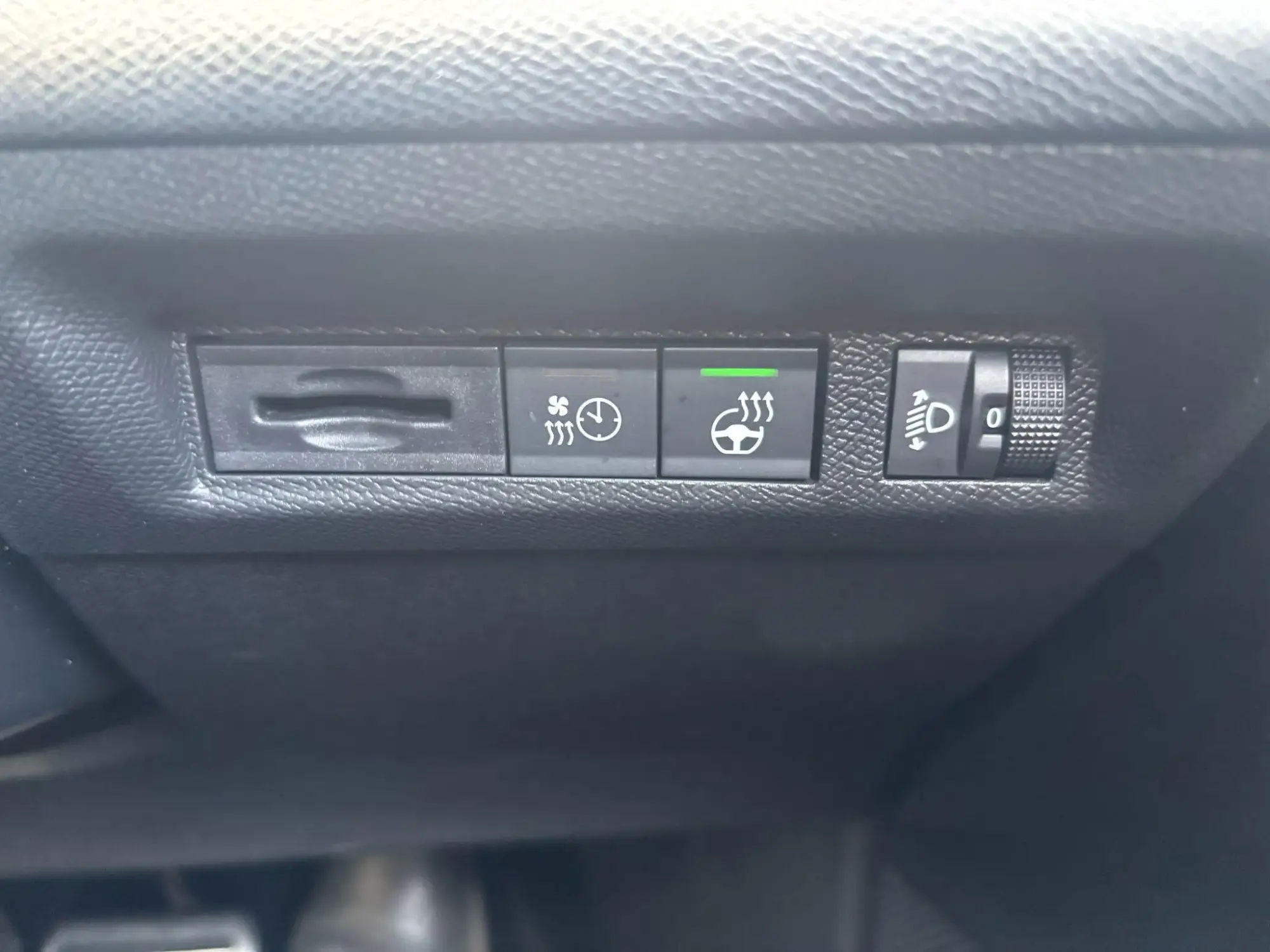 Peugeot E-308 Image 13