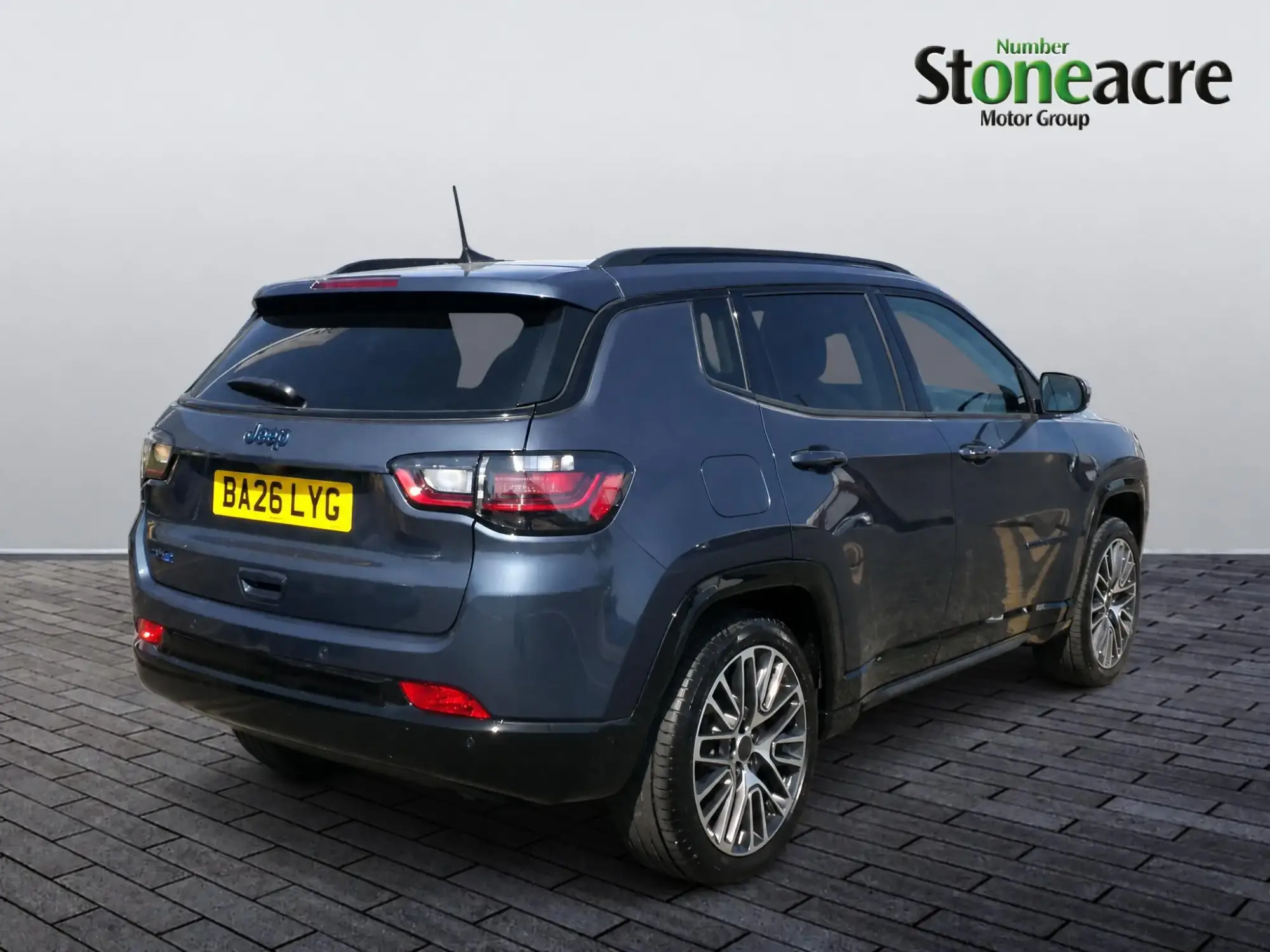 Jeep Compass 4XE Image 3
