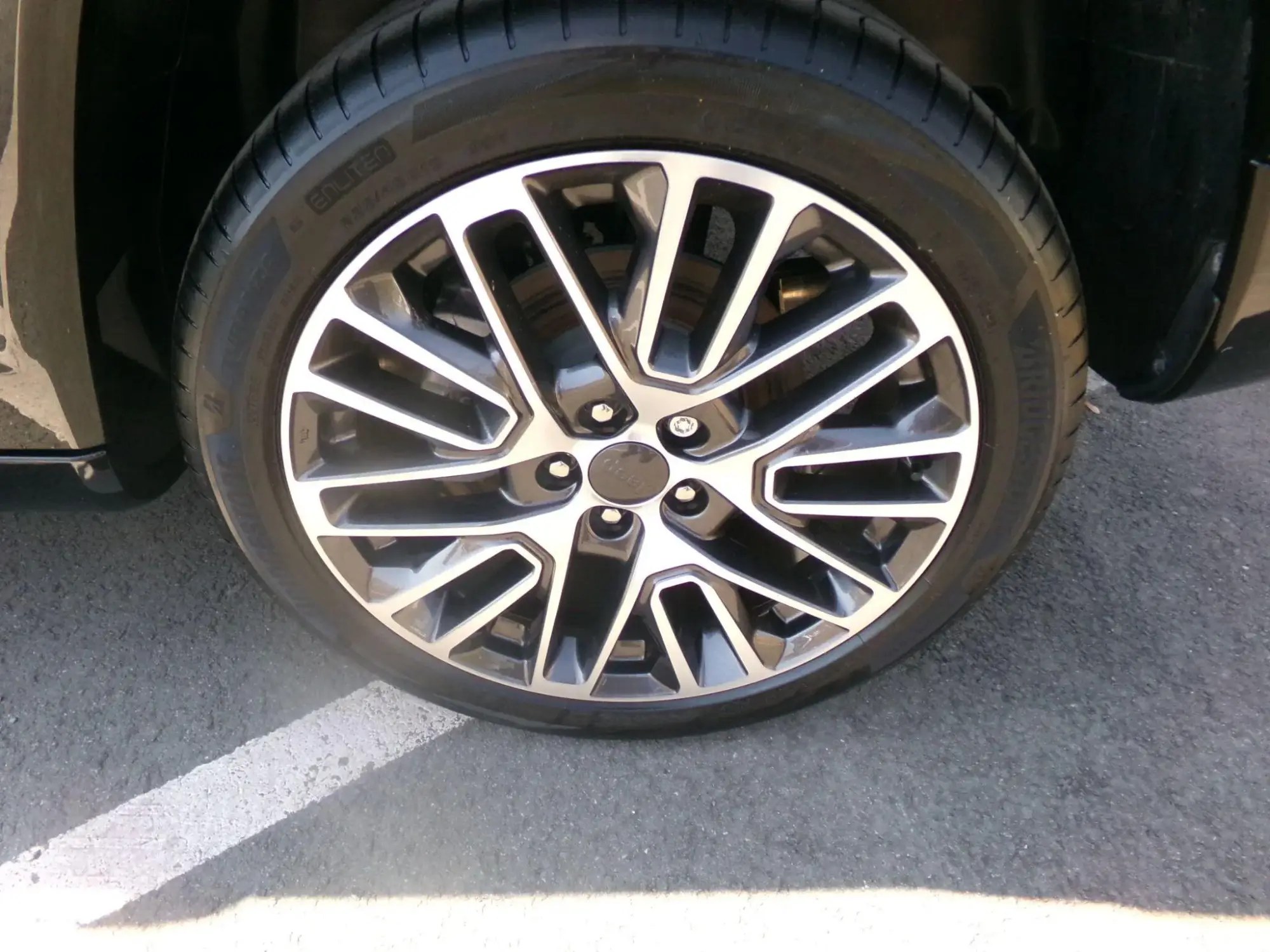 Jeep Compass 4XE Image 9