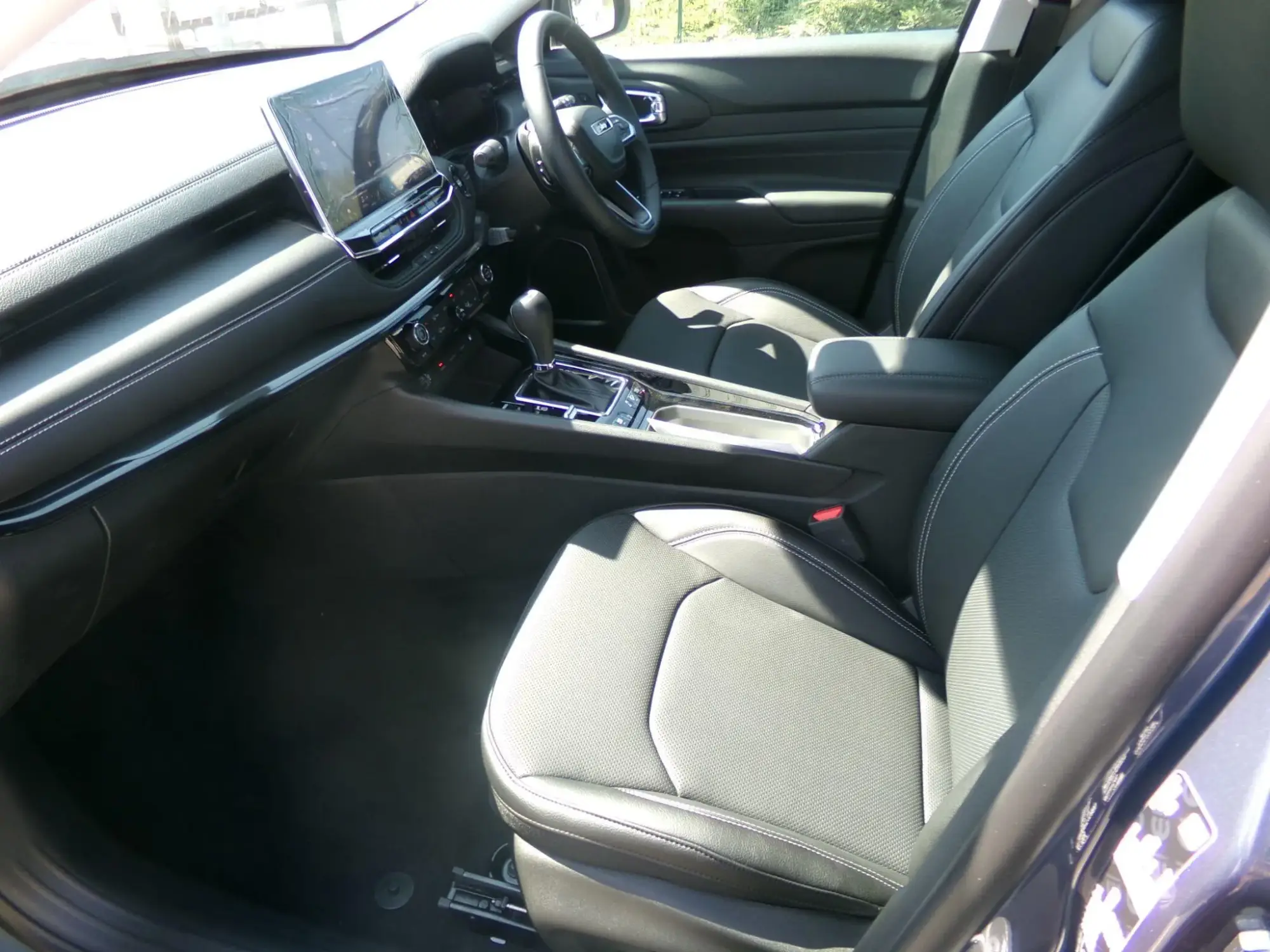Jeep Compass 4XE Image 12