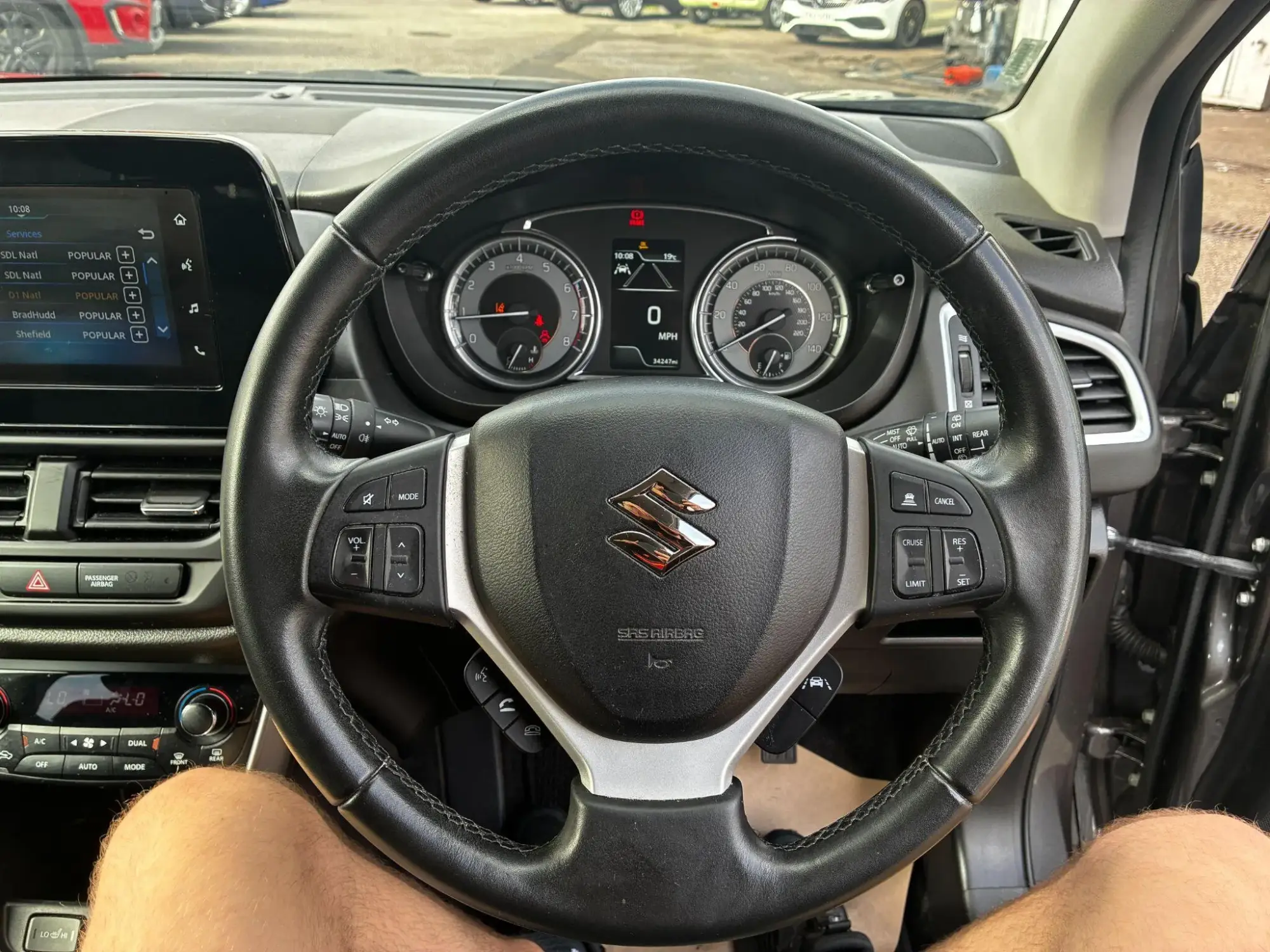Suzuki S-Cross Image 40