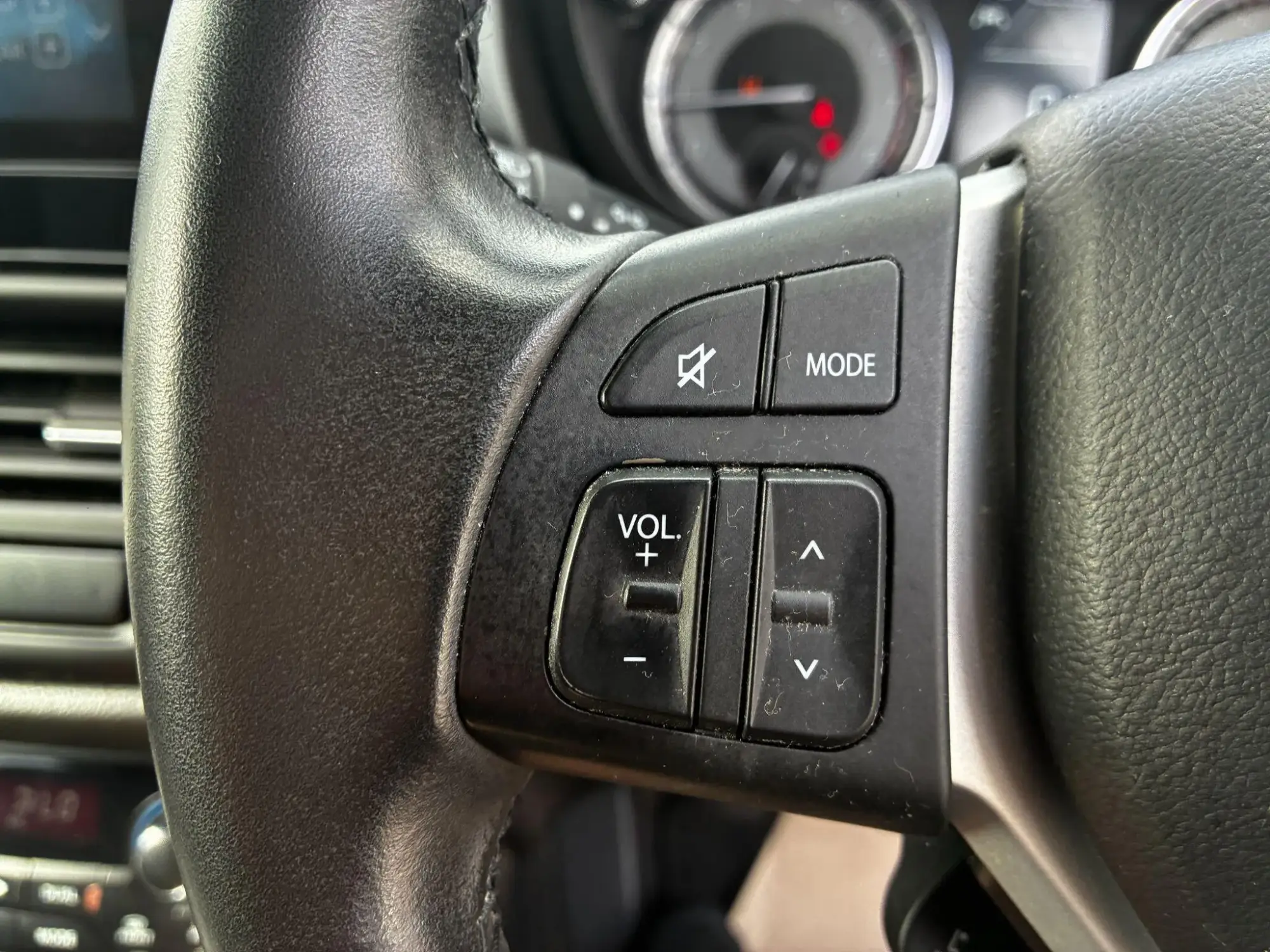 Suzuki S-Cross Image 5