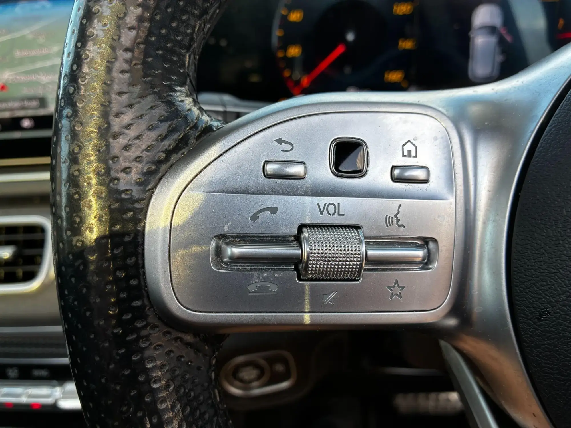 Mercedes-Benz GLE Image 9