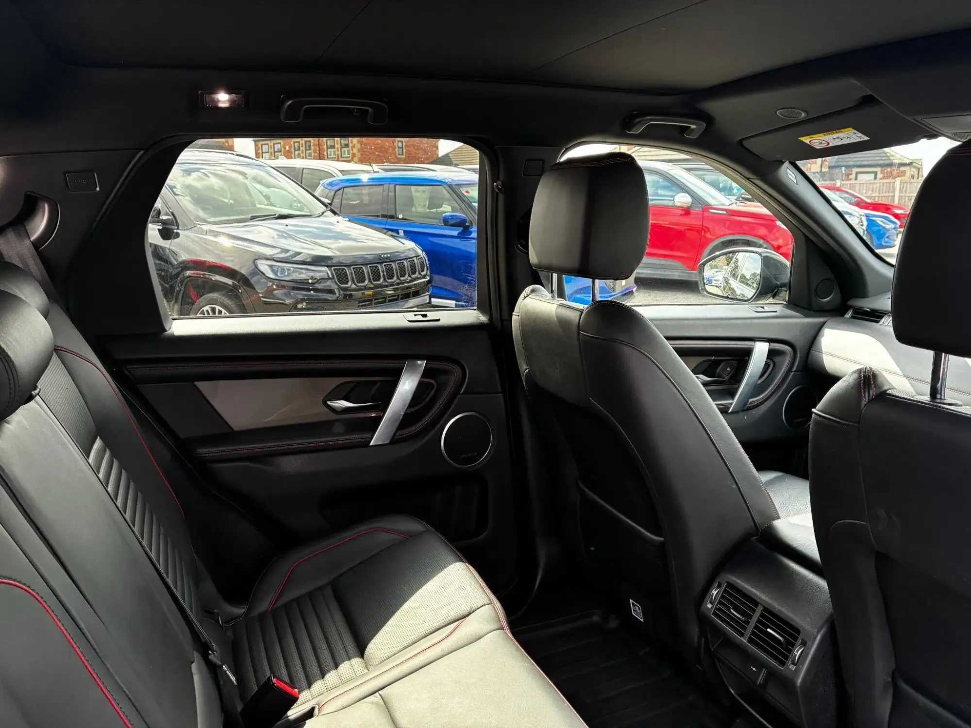 Land Rover Discovery Sport Image 13 Land Rover Discovery Sport Image 13