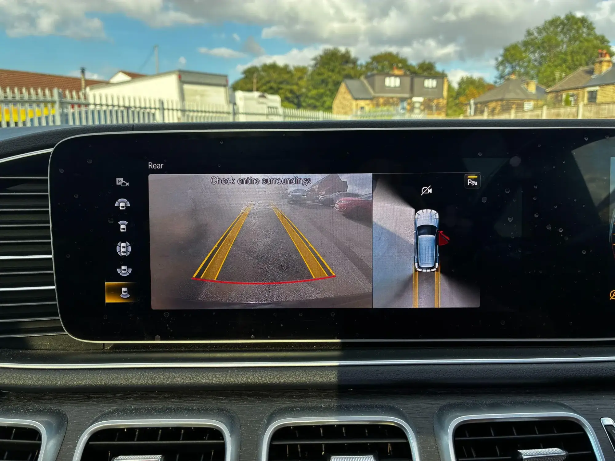 Mercedes-Benz GLE Image 14