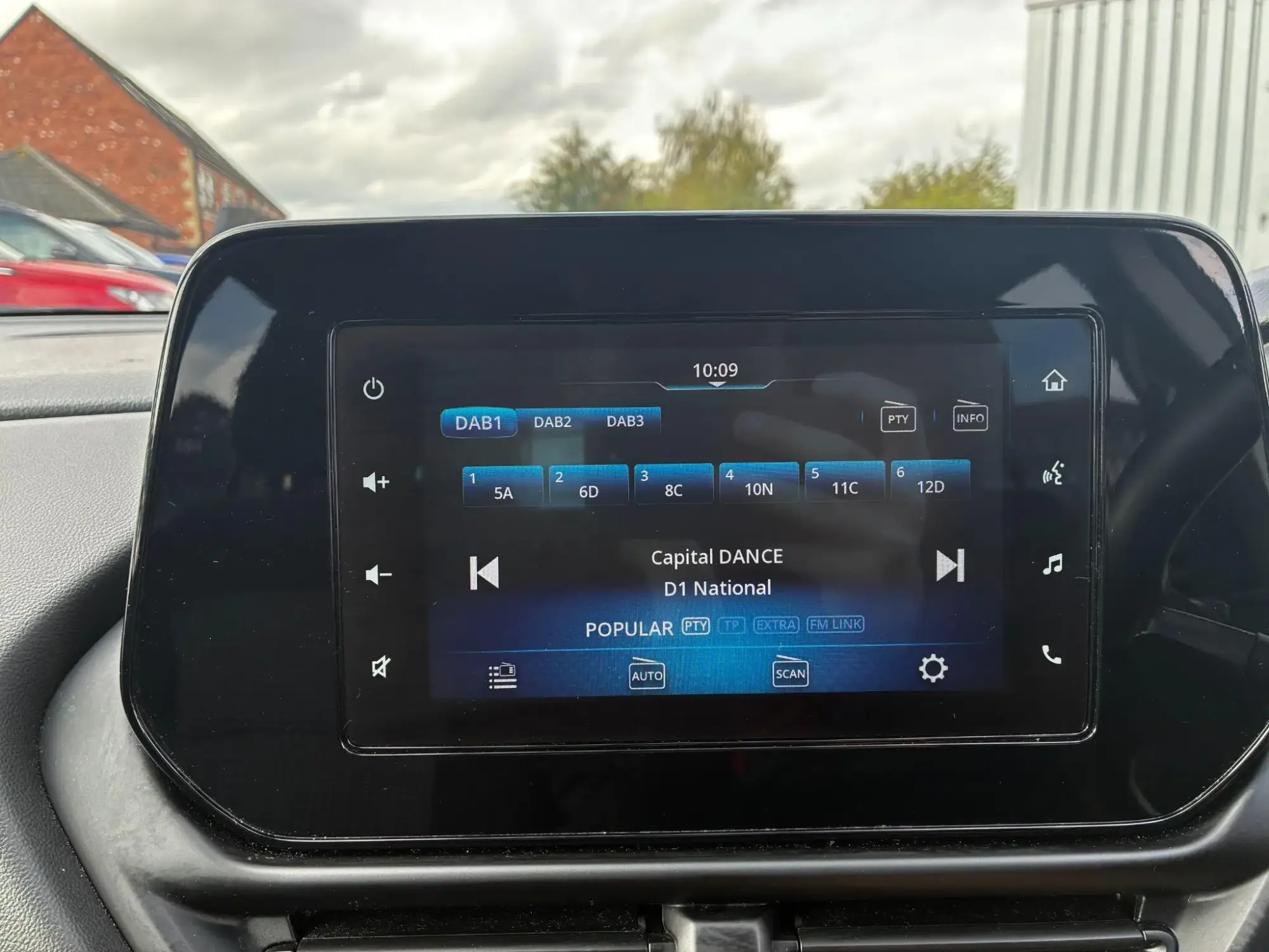 Suzuki S-Cross Image 14