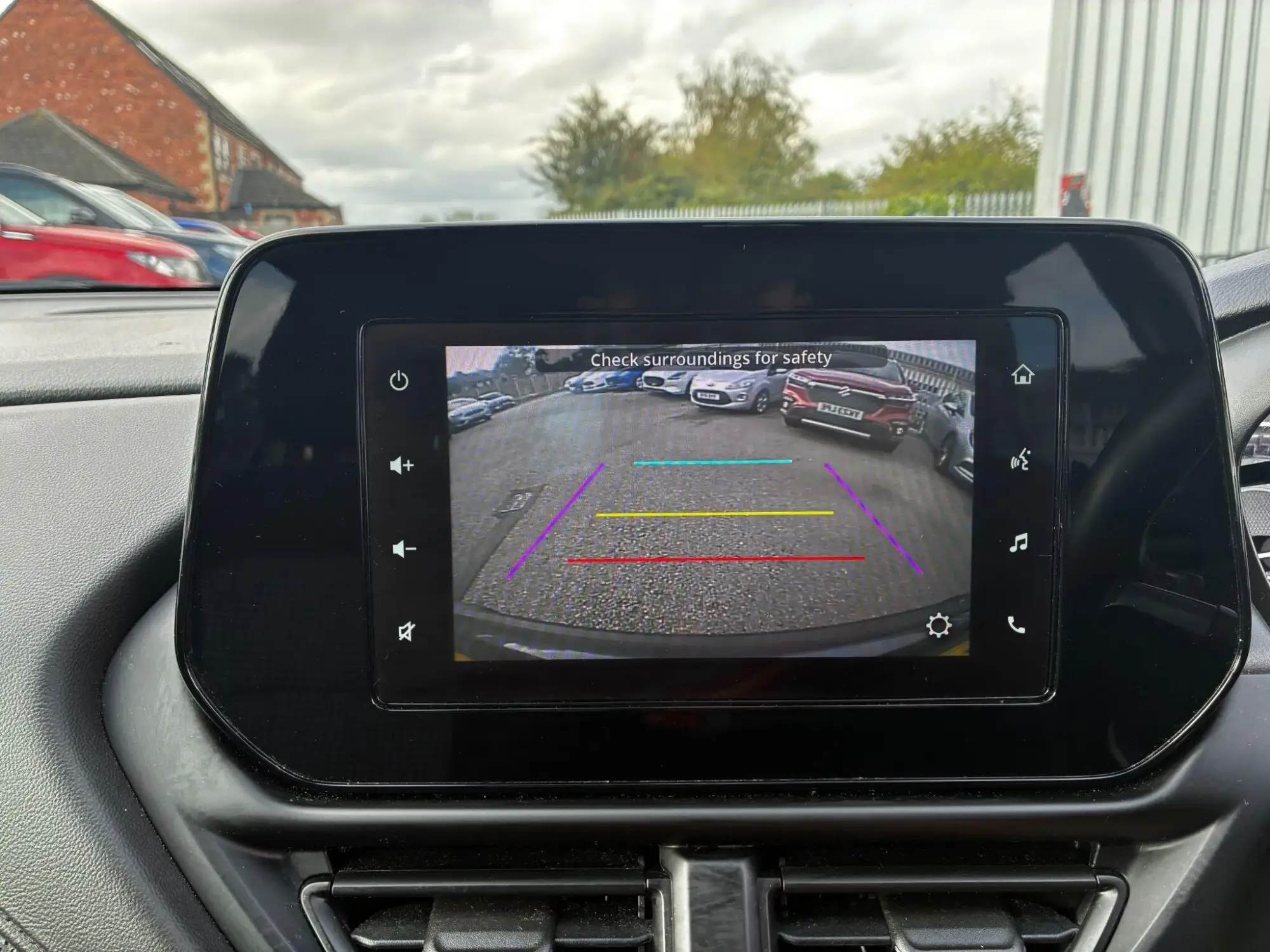 Suzuki S-Cross Image 17