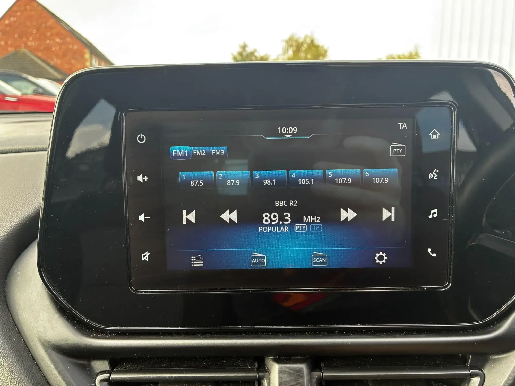 Suzuki S-Cross Image 19
