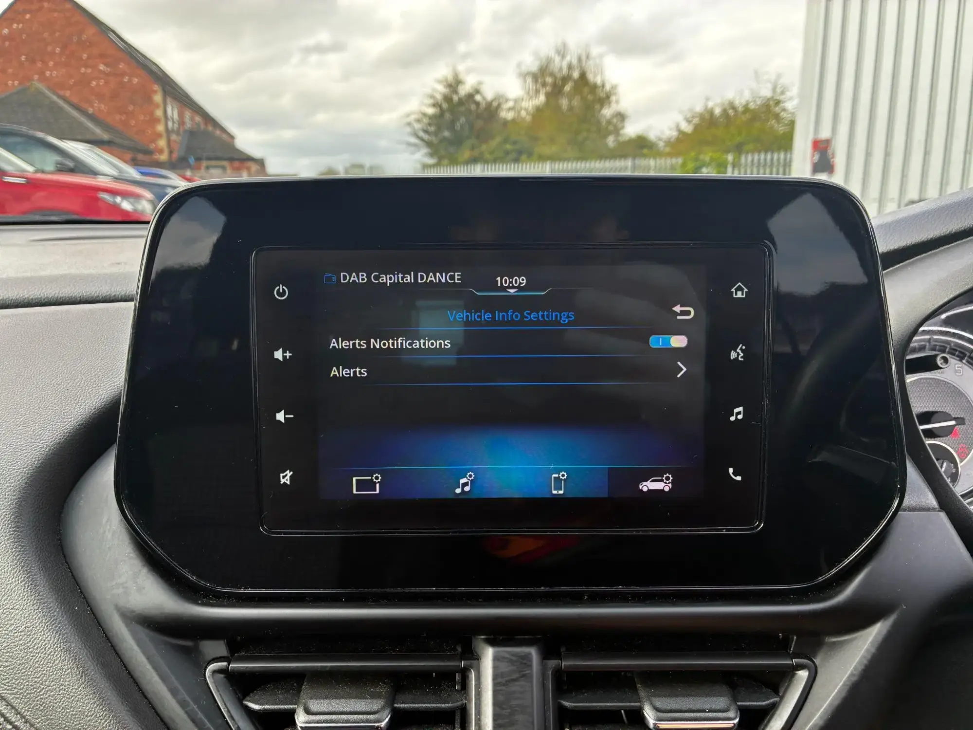 Suzuki S-Cross Image 22