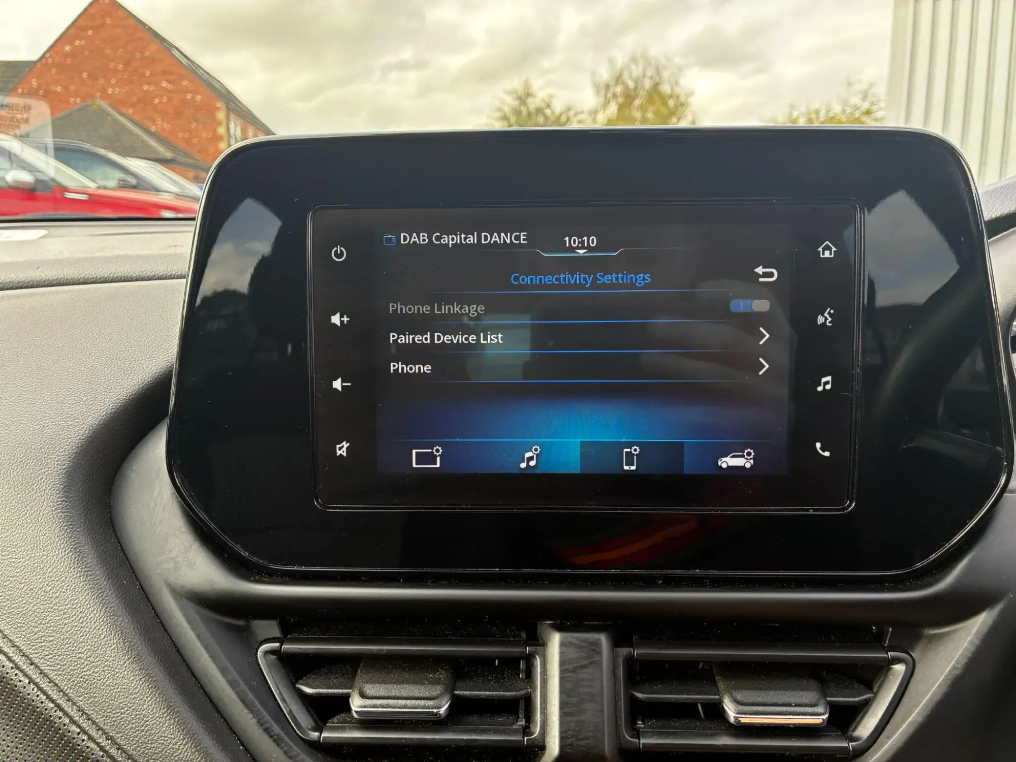 Suzuki S-Cross Image 25