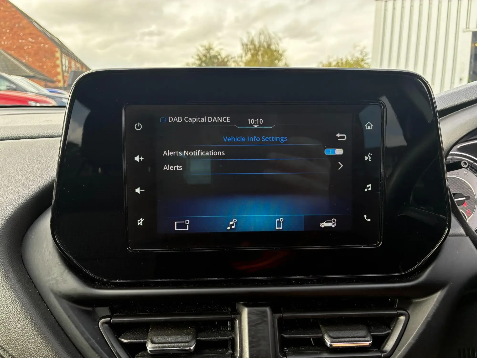 Suzuki S-Cross Image 26