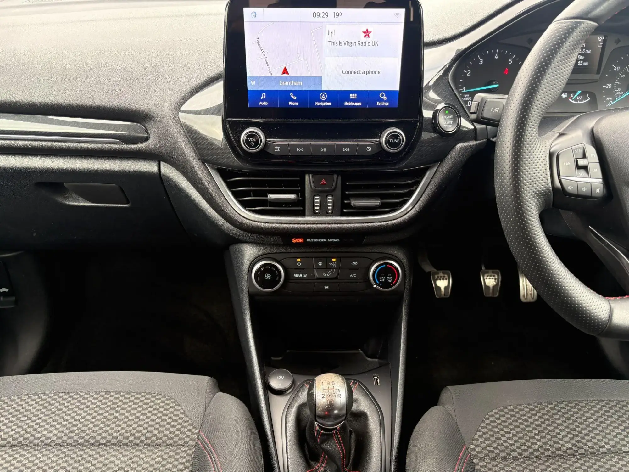 Ford Fiesta Image 12