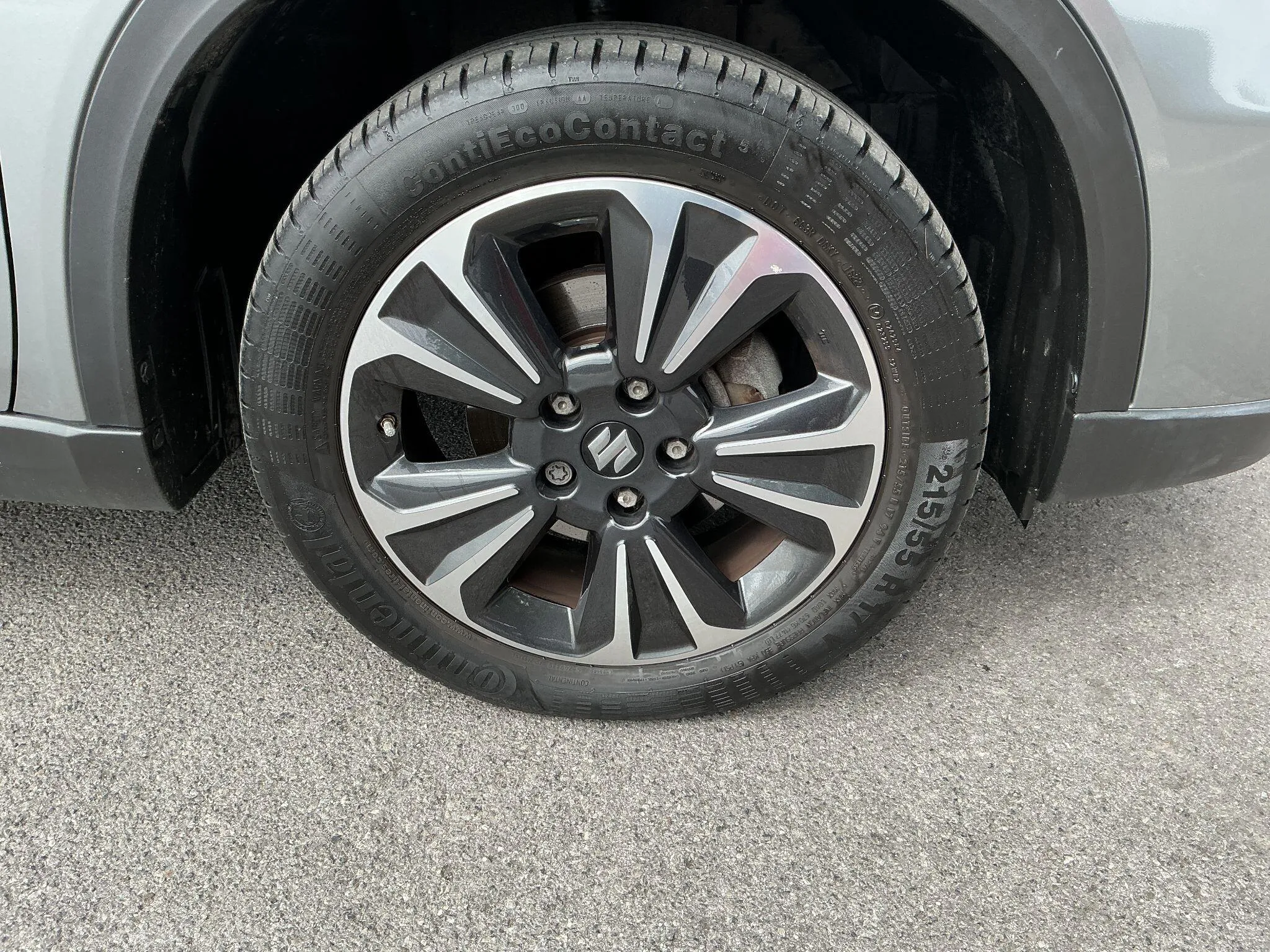 Suzuki Vitara listing photo