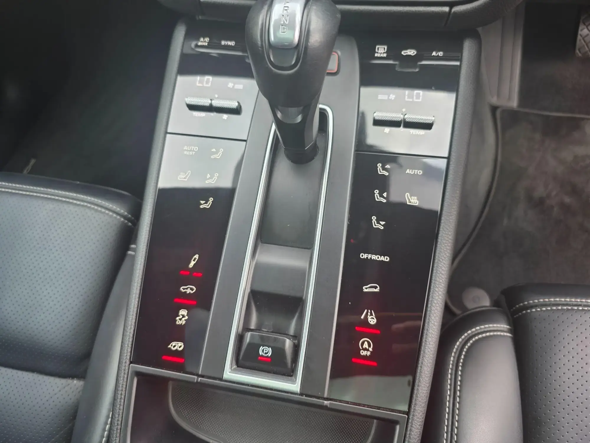 Porsche Macan Image 8