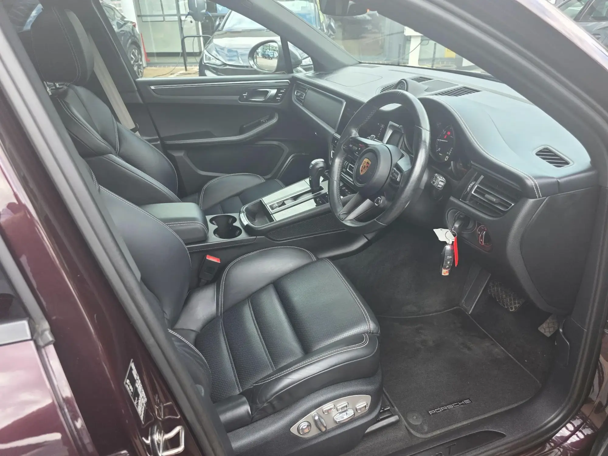 Porsche Macan Image 9