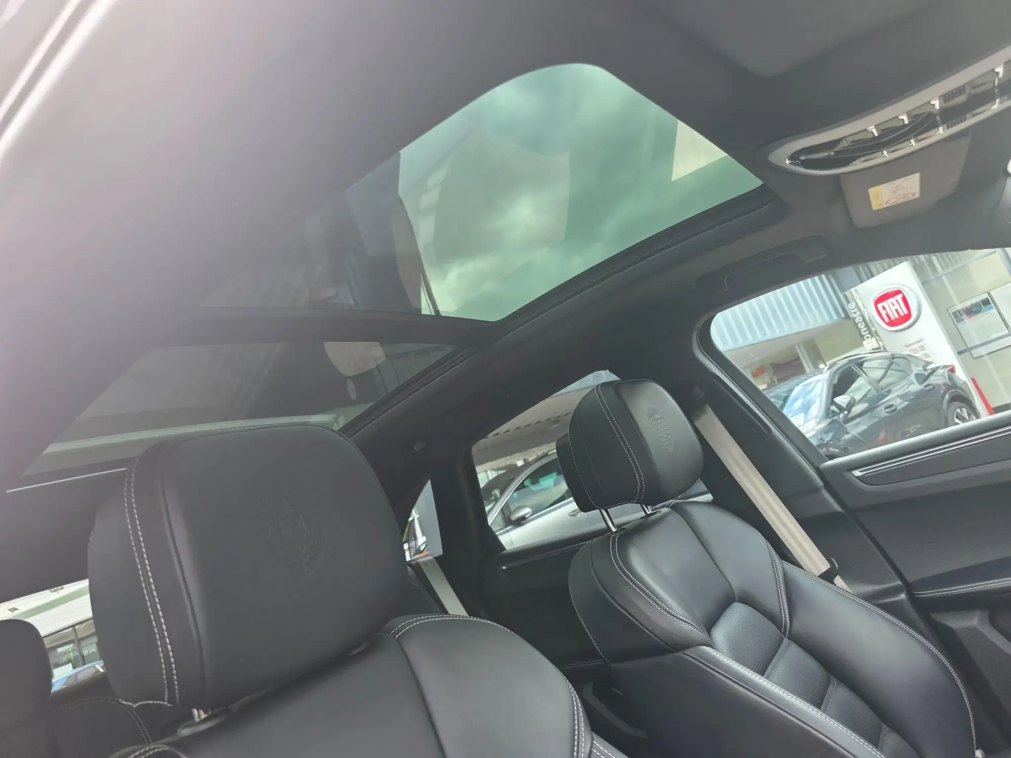Porsche Macan Image 11