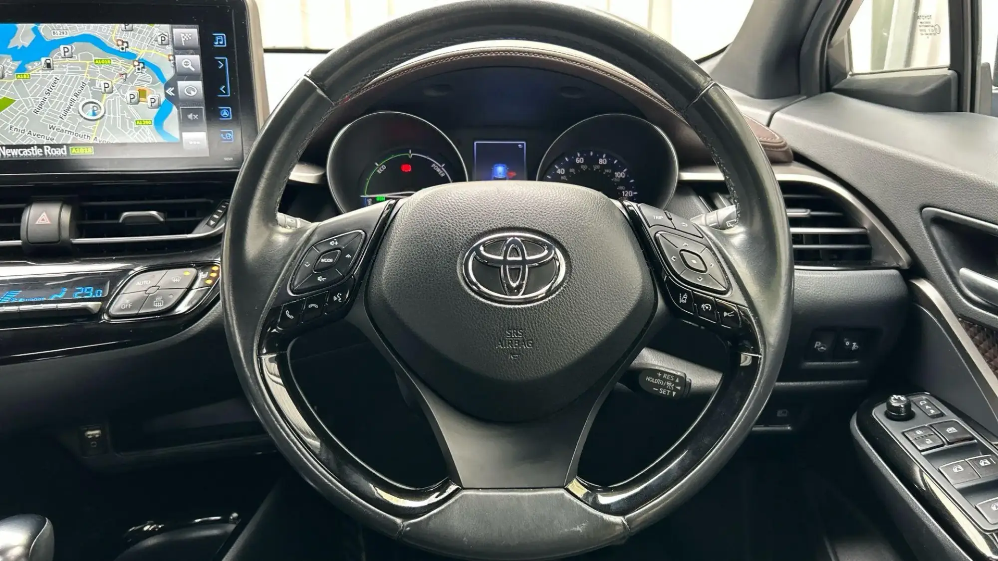 Toyota C-HR Self-Charging Hybrid Image 12 Toyota C-HR Self-Charging Hybrid Image 12