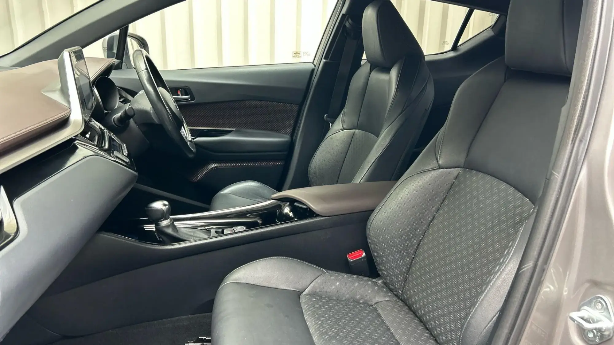Toyota C-HR Self-Charging Hybrid Image 14 Toyota C-HR Self-Charging Hybrid Image 14