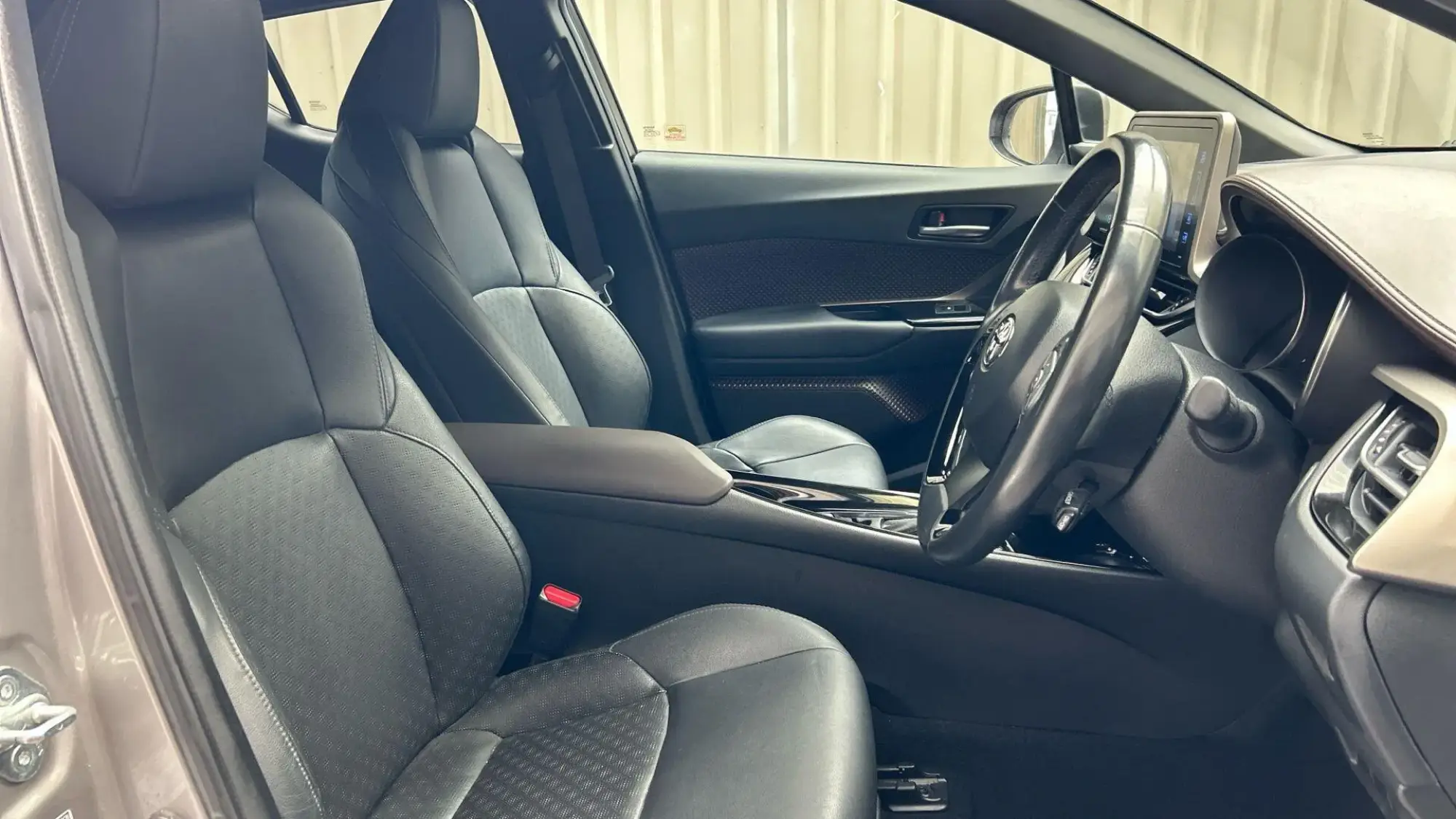 Toyota C-HR Self-Charging Hybrid Image 15 Toyota C-HR Self-Charging Hybrid Image 15