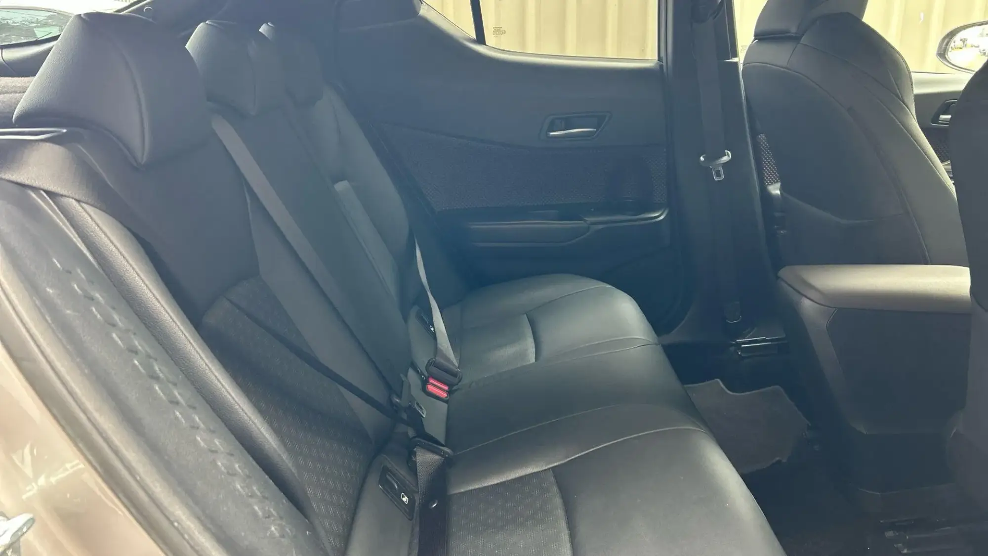 Toyota C-HR Self-Charging Hybrid Image 16 Toyota C-HR Self-Charging Hybrid Image 16