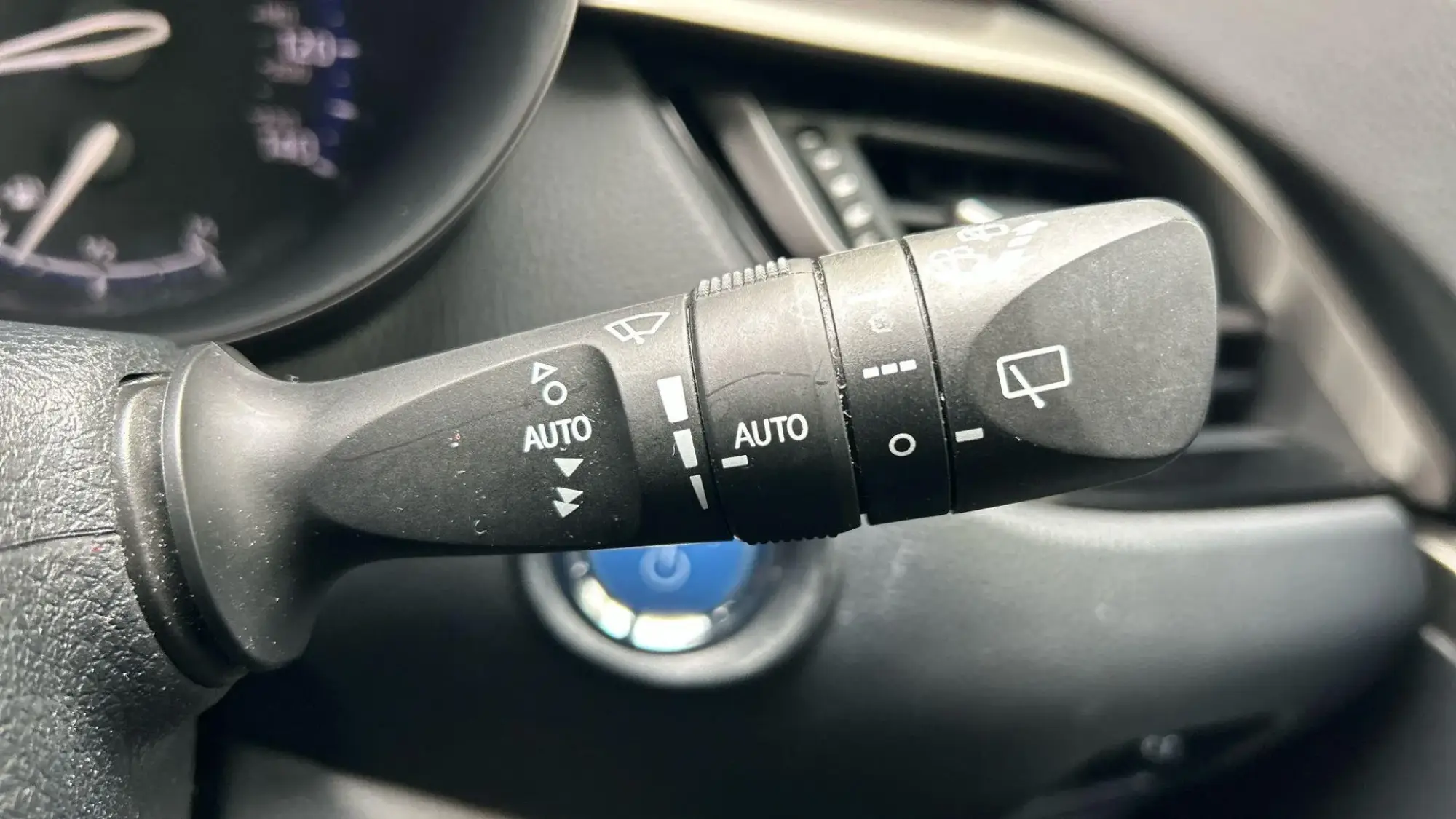 Toyota C-HR Self-Charging Hybrid Image 38 Toyota C-HR Self-Charging Hybrid Image 38