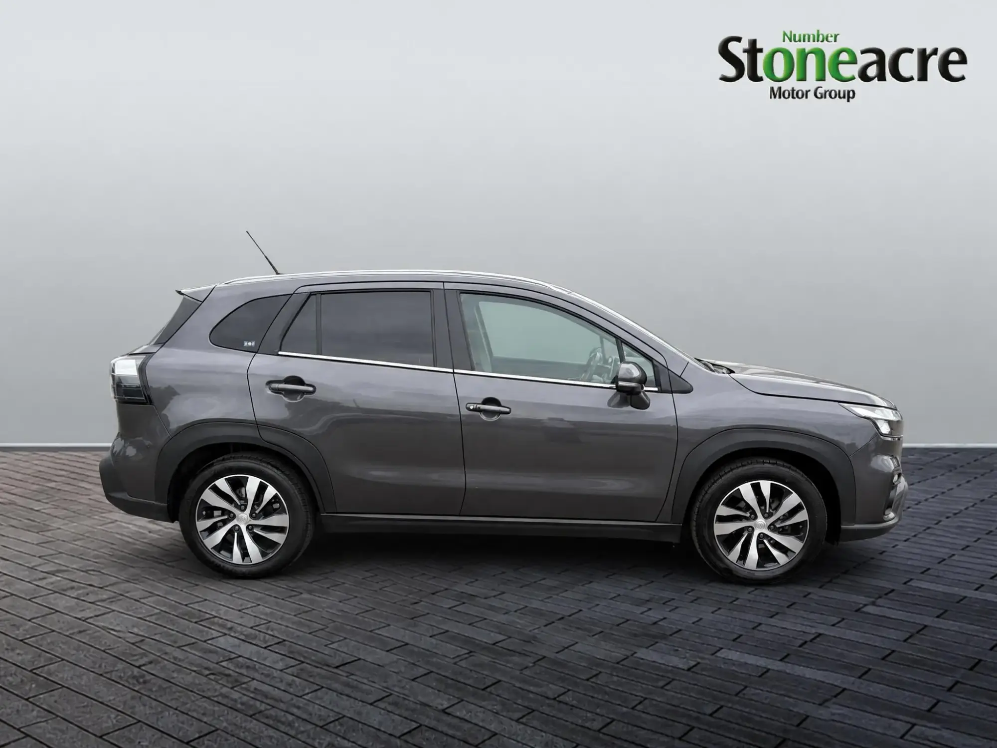 Suzuki S-Cross Image 2