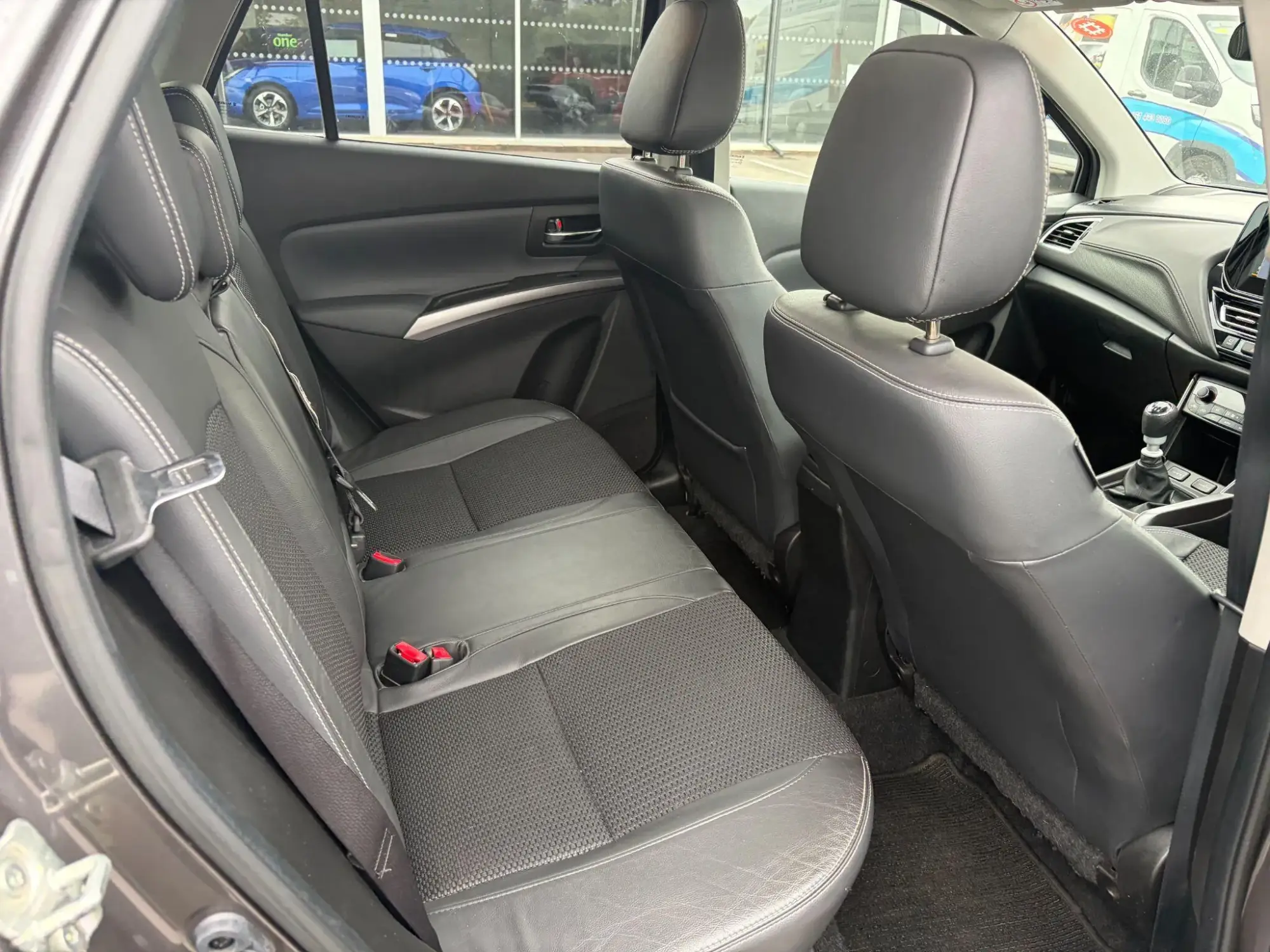 Suzuki S-Cross Image 11