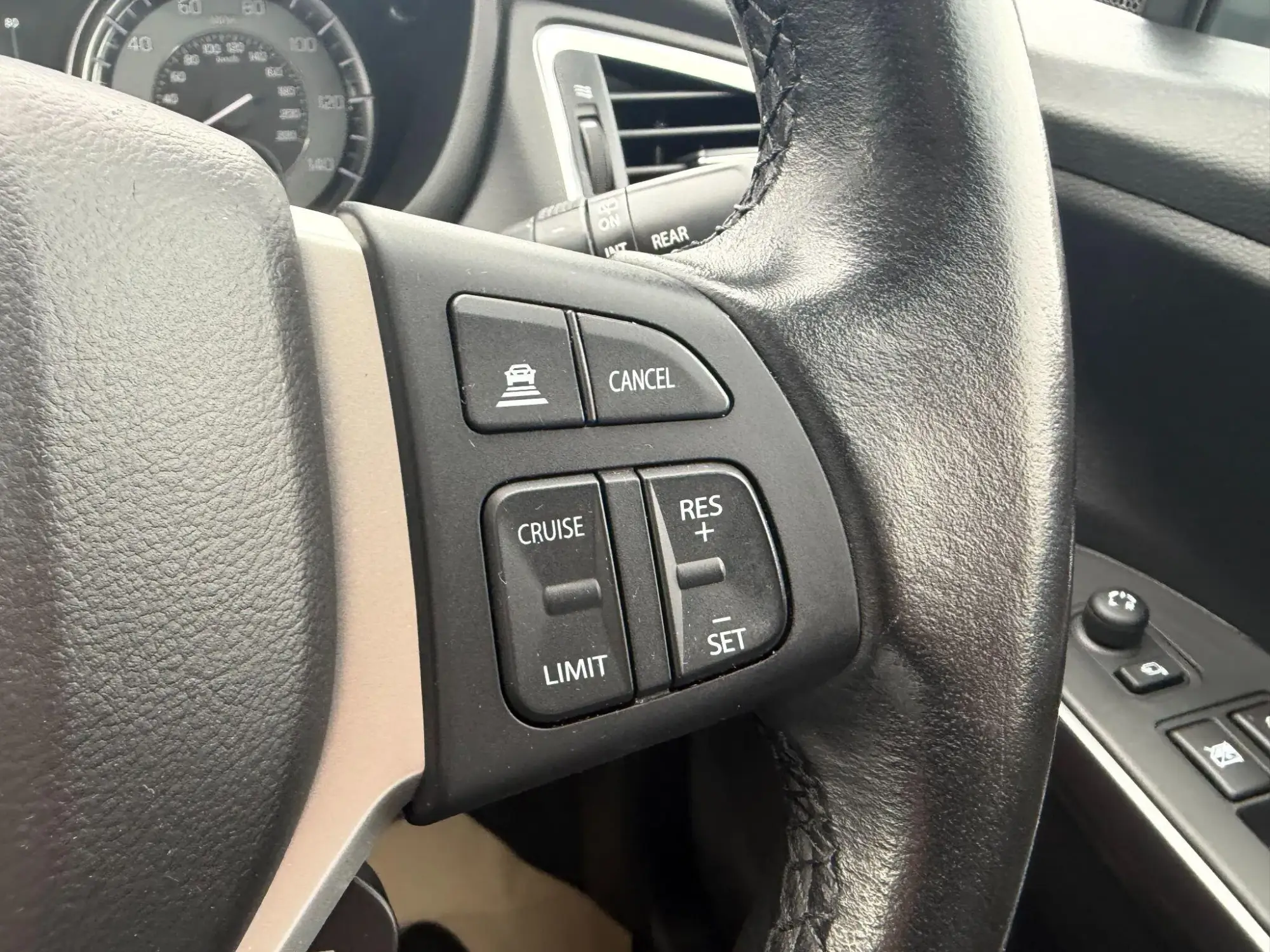 Suzuki S-Cross Image 14