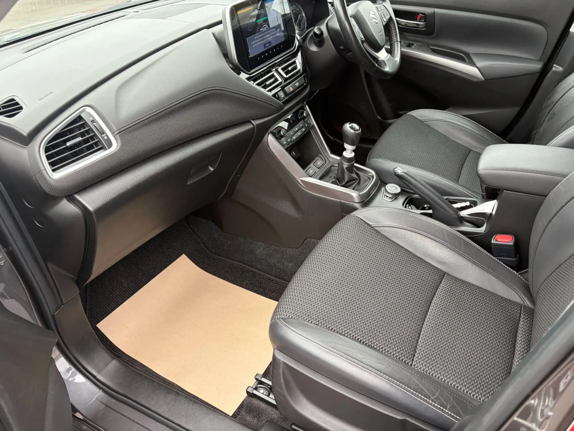 Suzuki S-Cross Image 31