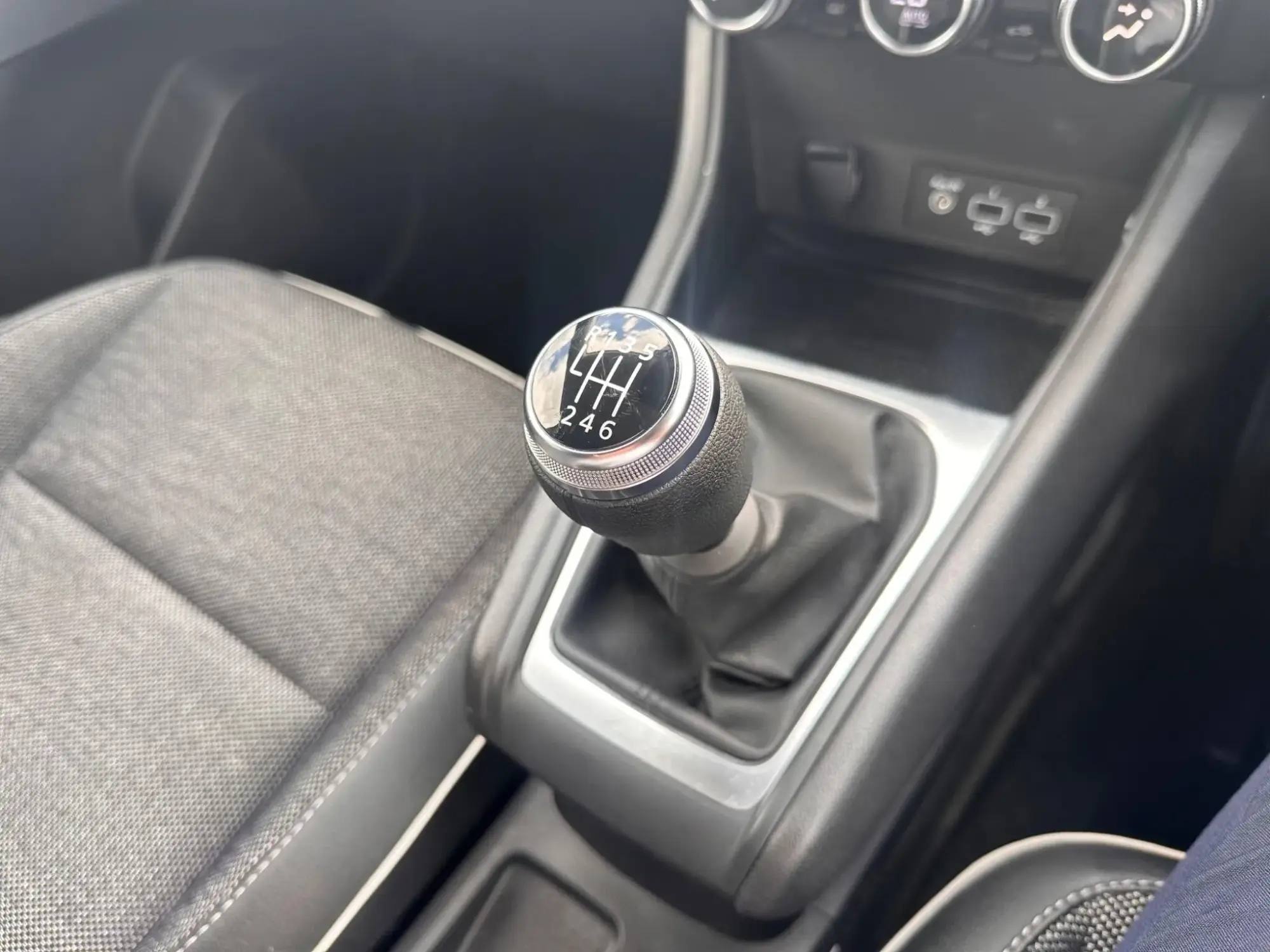 Renault Captur Image 18 Renault Captur Image 18