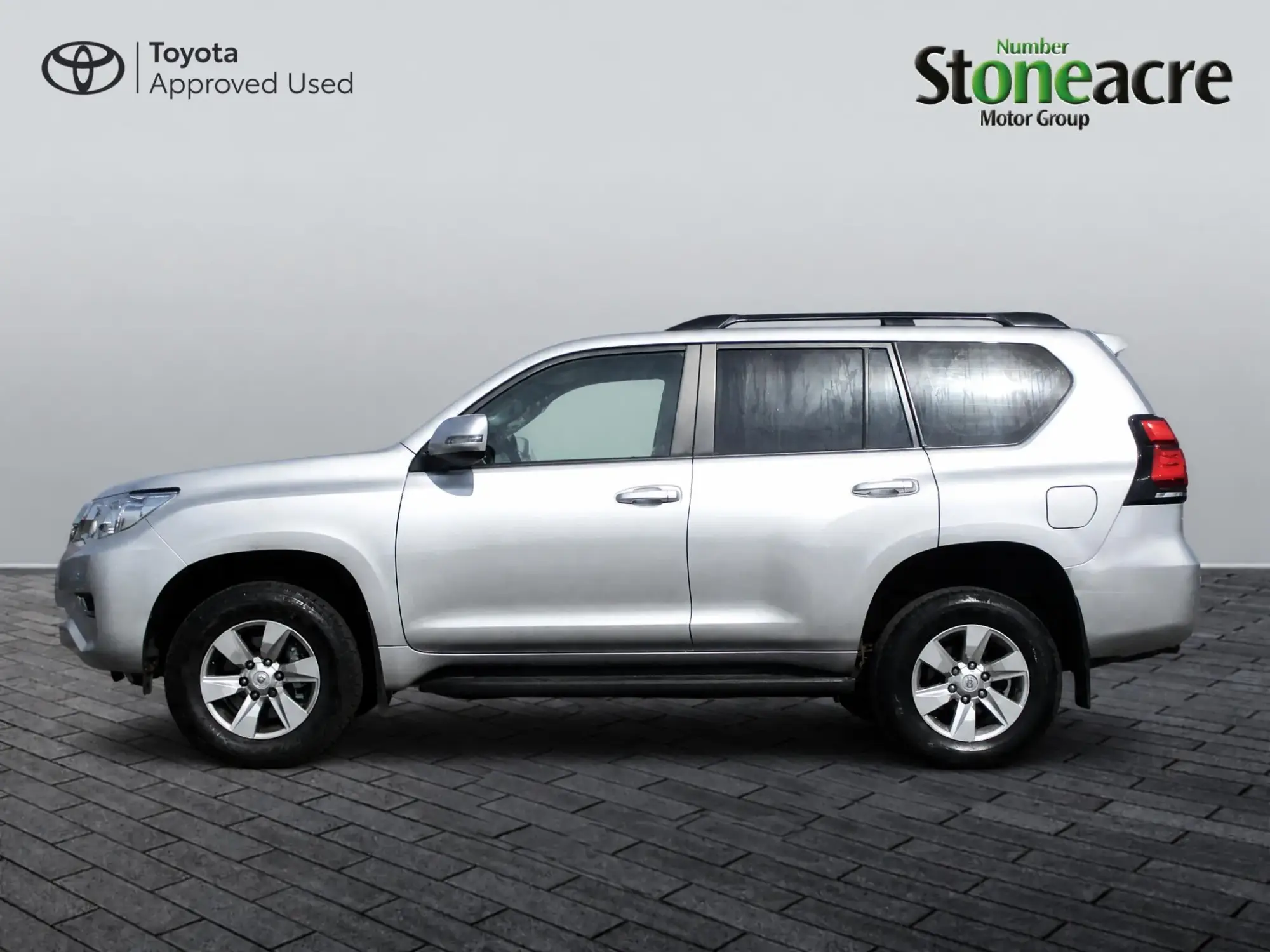 Toyota Land Cruiser Image 6 Toyota Land Cruiser Image 6