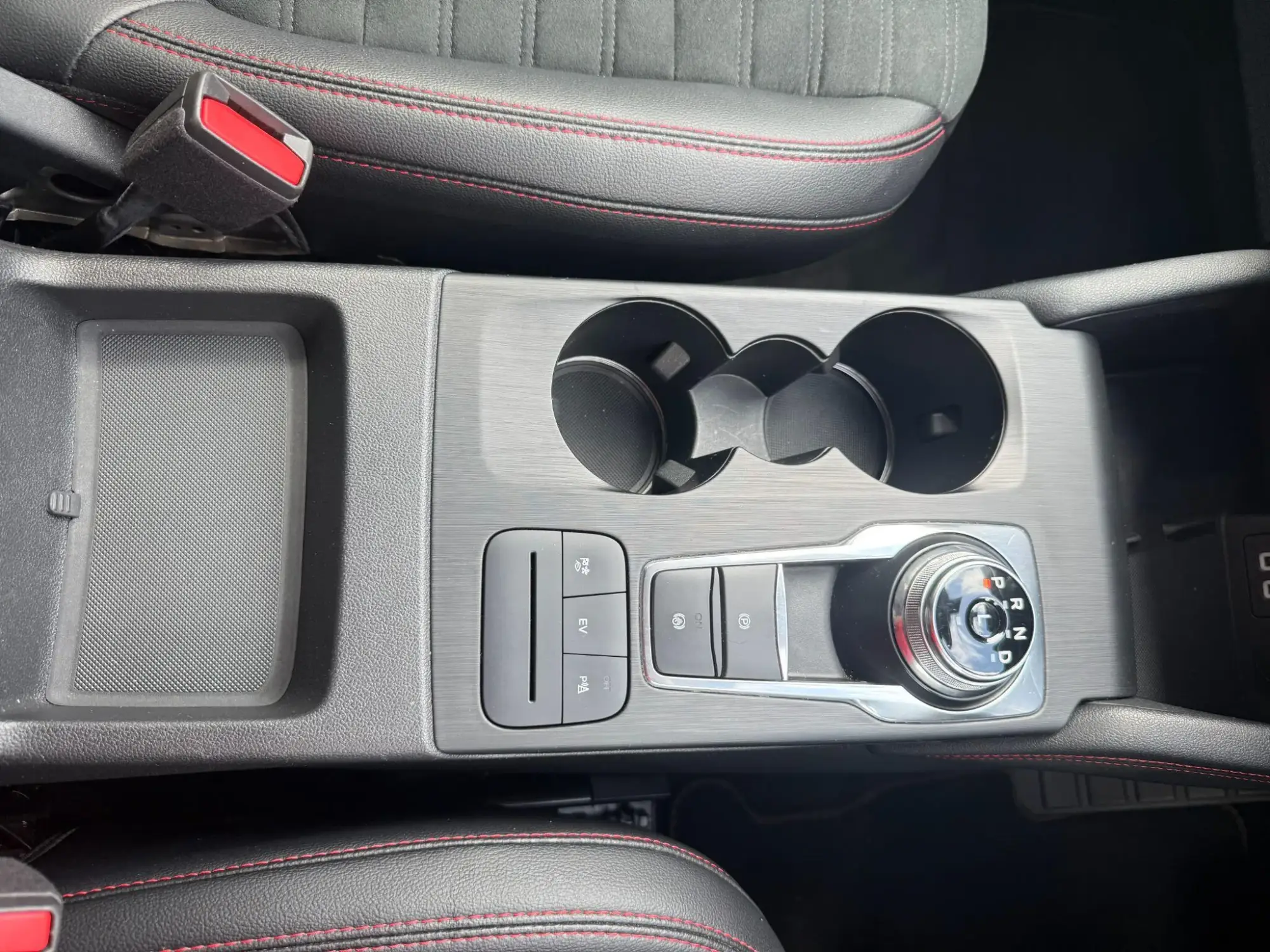 Ford Kuga Plug-In Hybrid Image 9 Ford Kuga Plug-In Hybrid Image 9