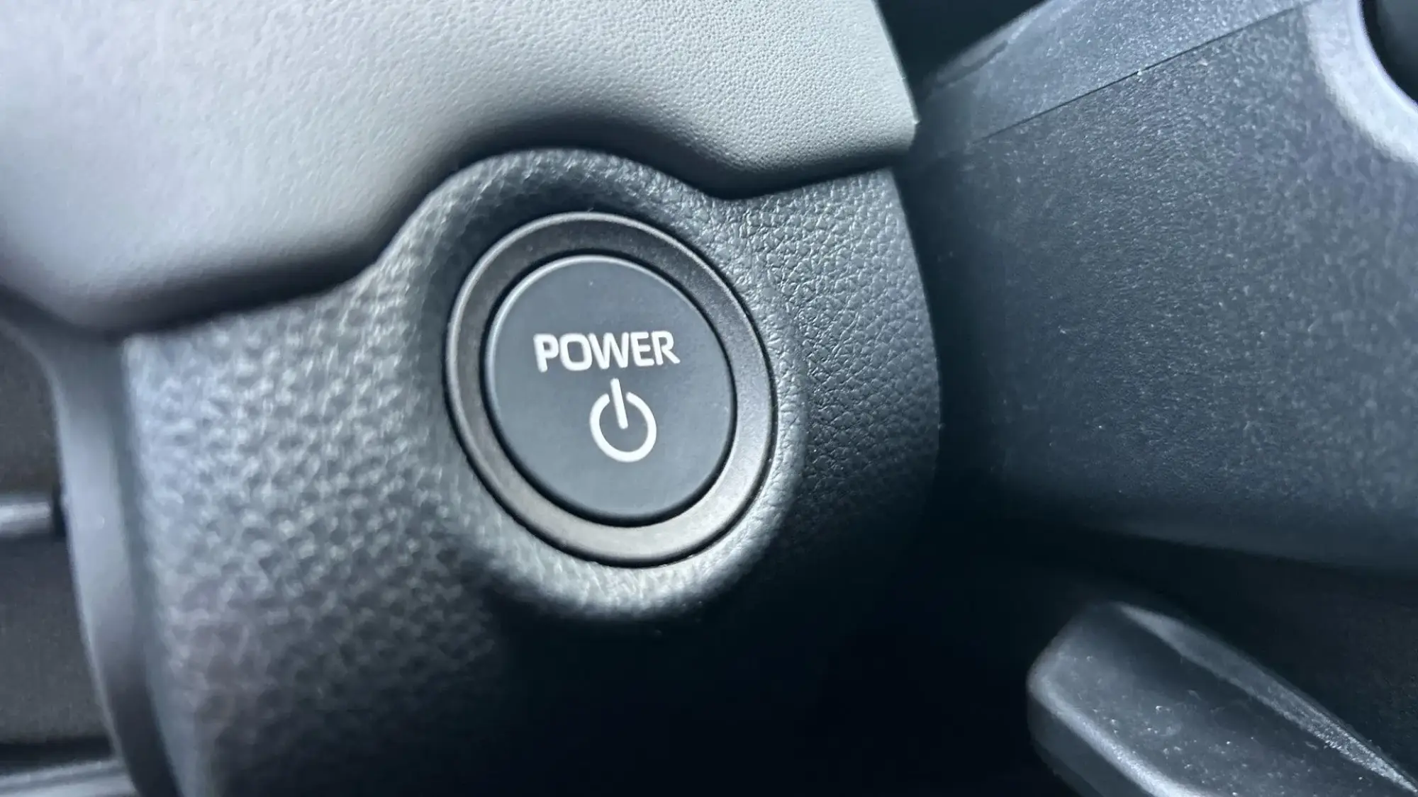 Toyota RAV4 Image 30 Toyota RAV4 Image 30