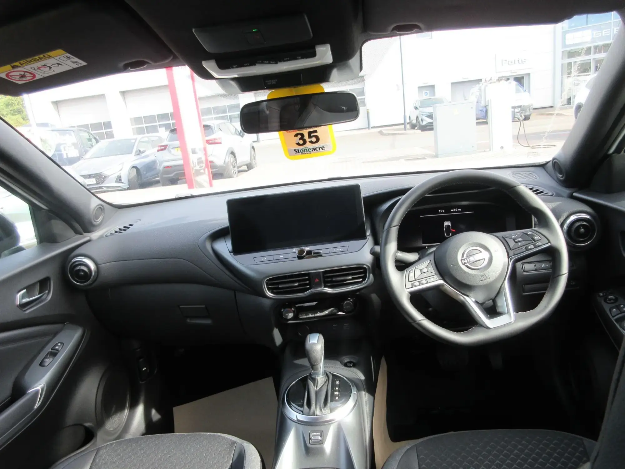 Nissan Juke Hybrid Image 9