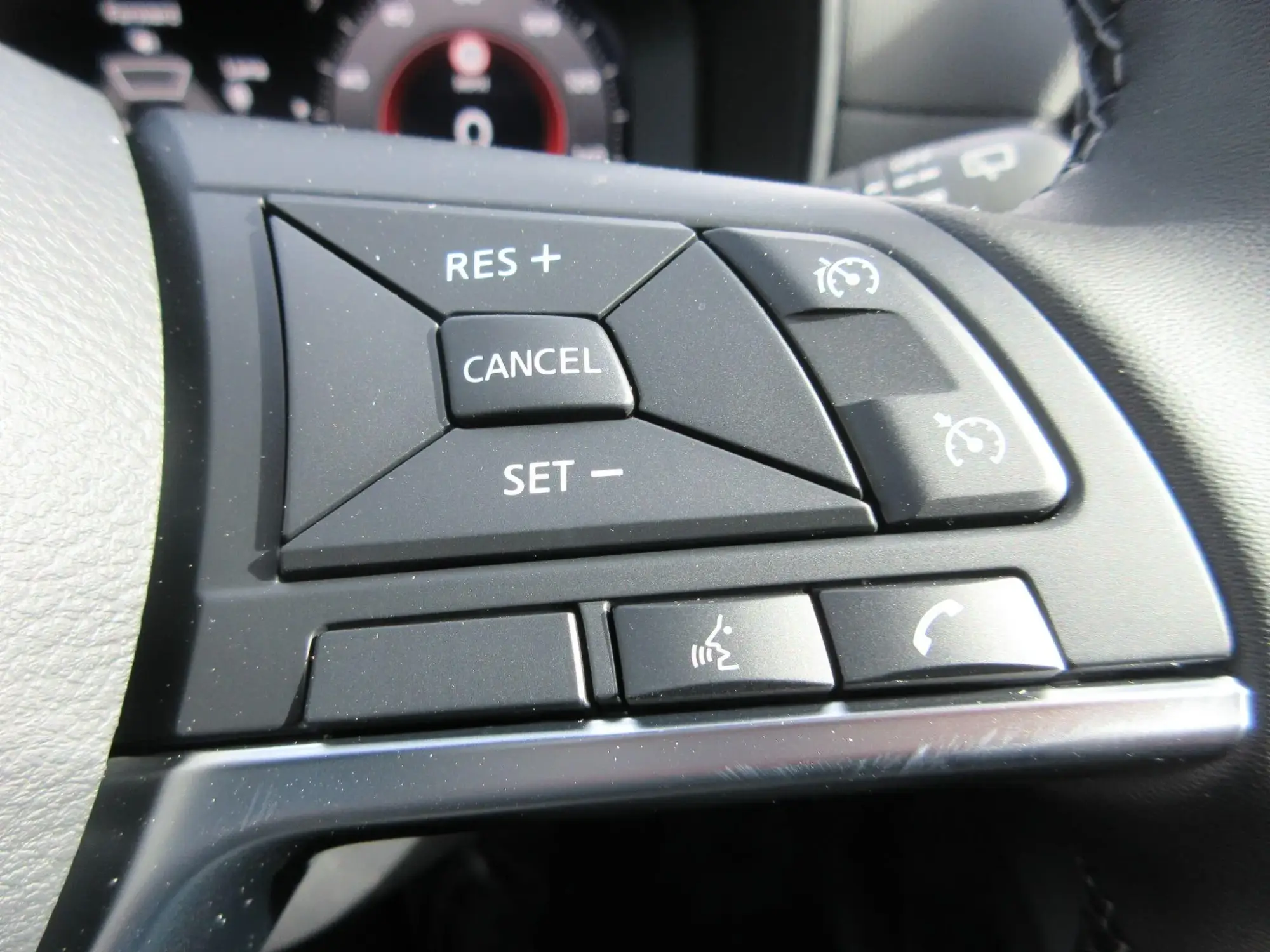 Nissan Juke Hybrid Image 18