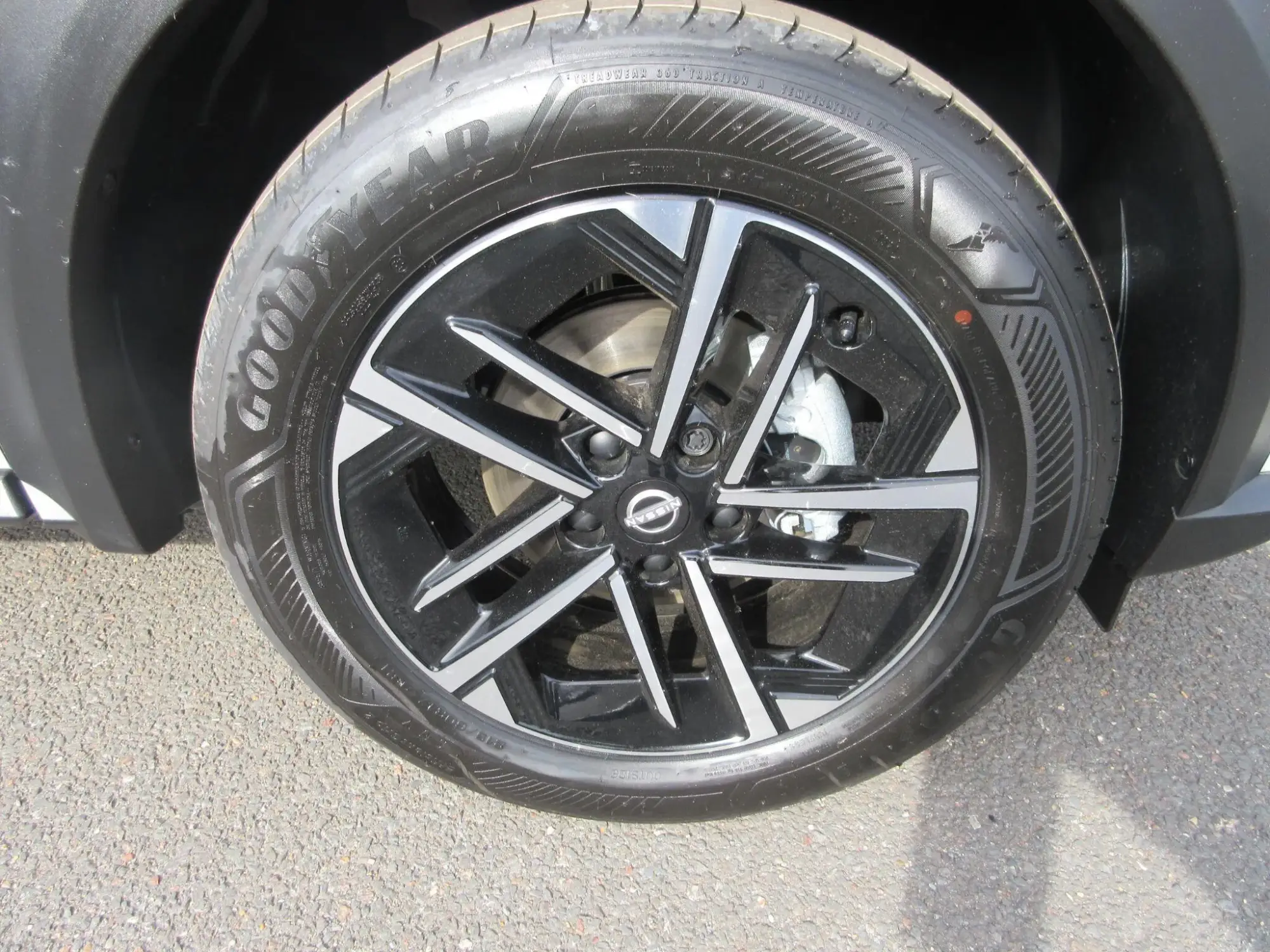 Nissan Juke Hybrid Image 30
