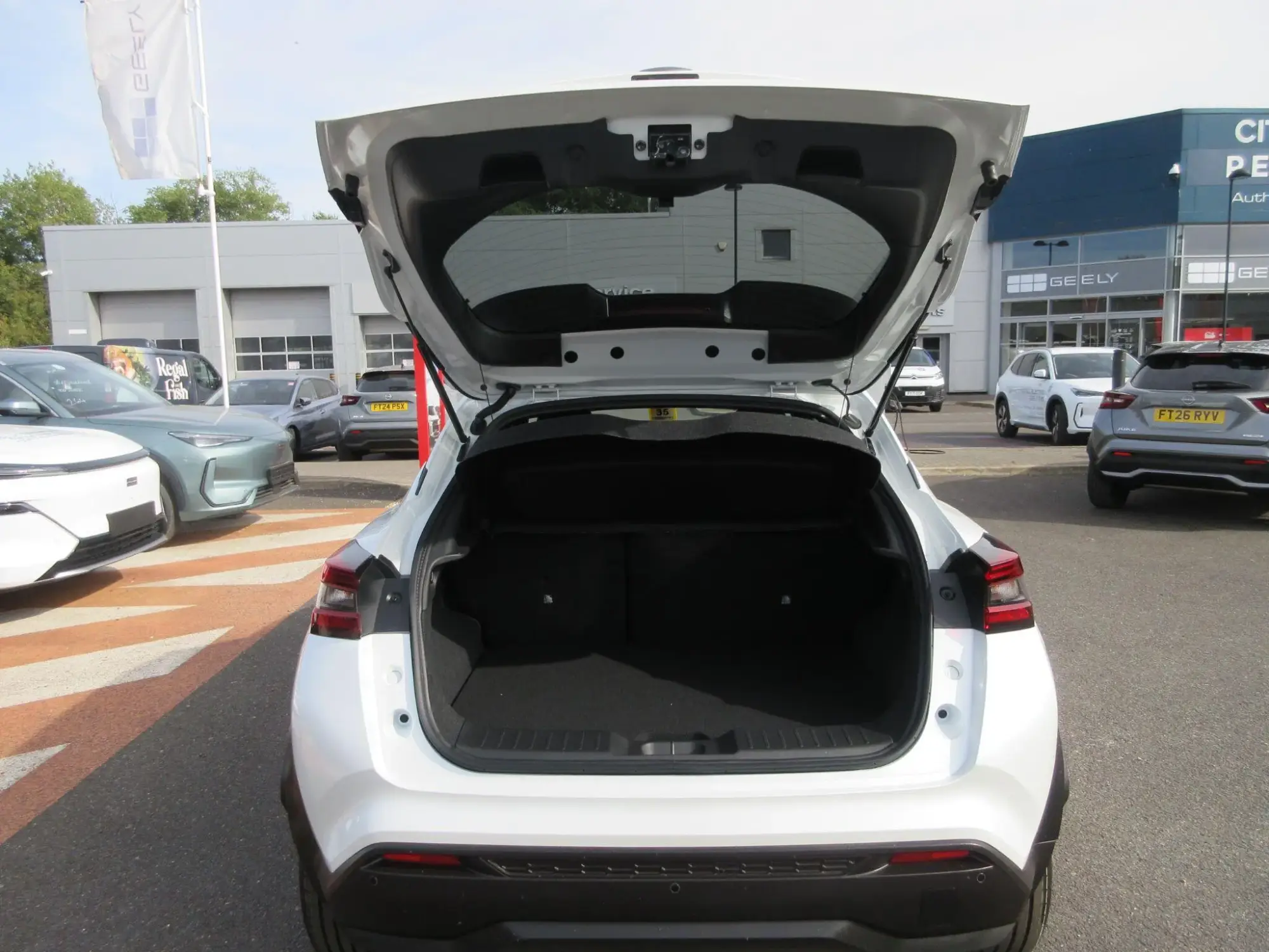 Nissan Juke Hybrid Image 35