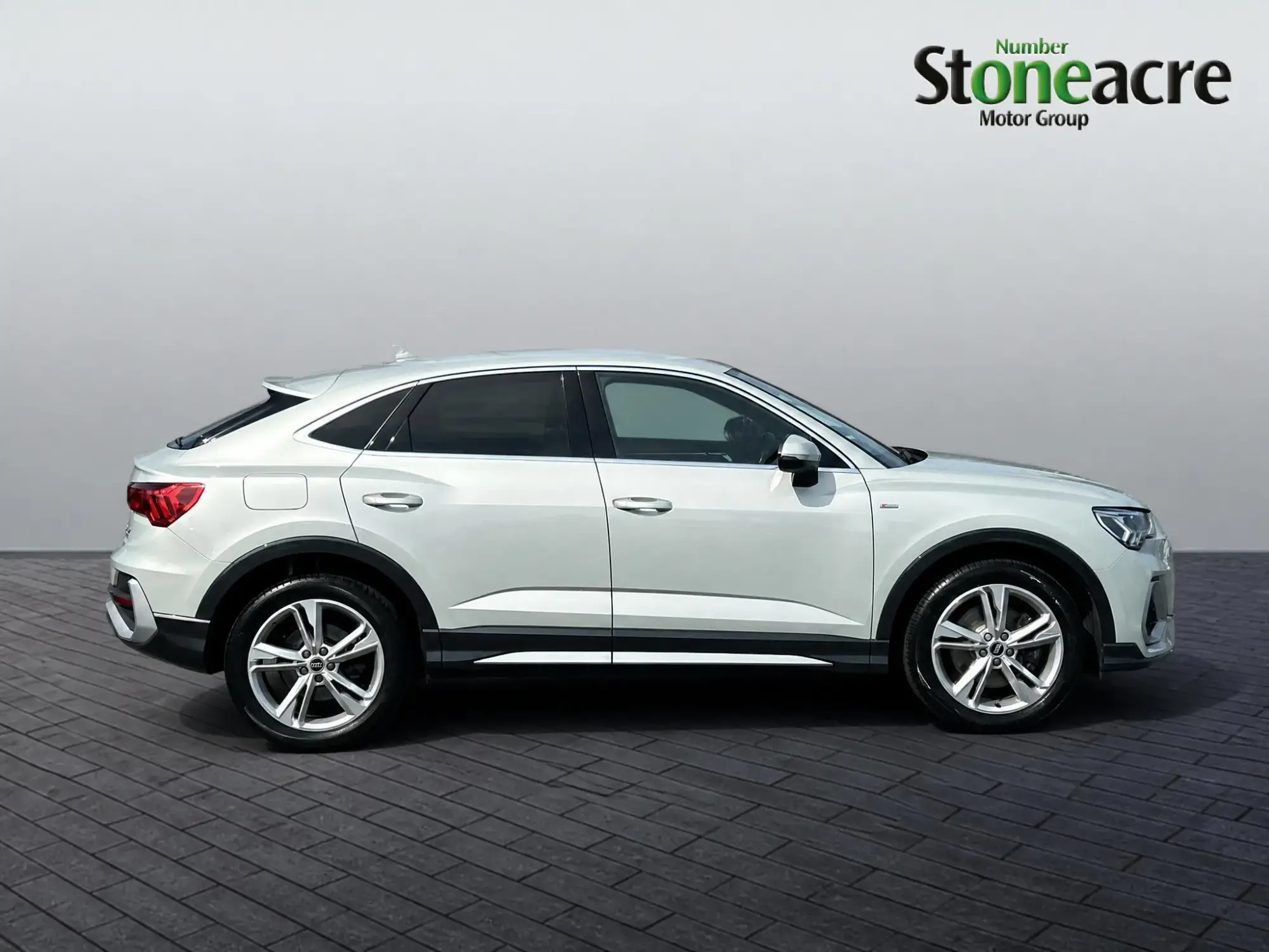 Audi Q3 Image 2