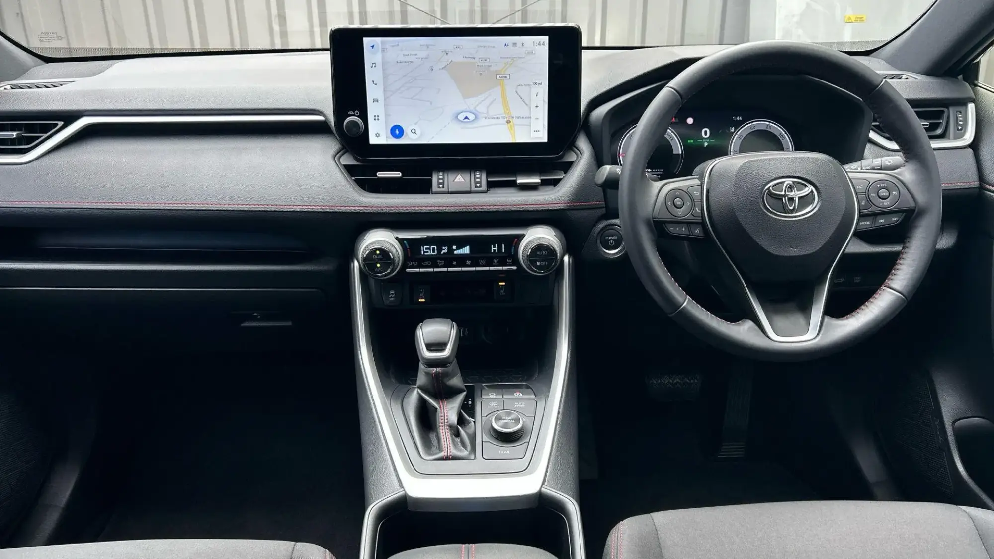 Toyota RAV4 Plug-in Hybrid Image 9